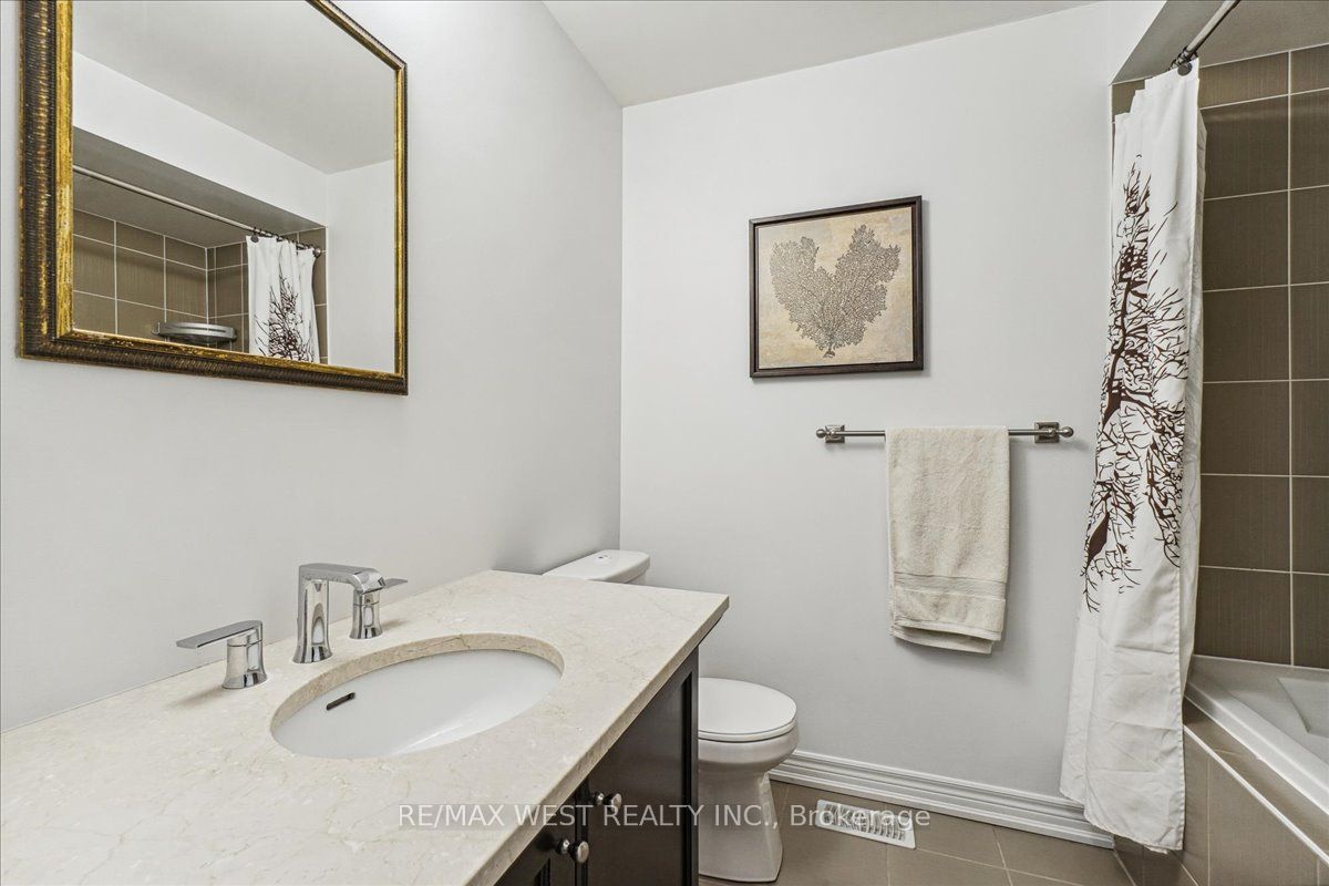 9 Merrickville Way Property Photo 10