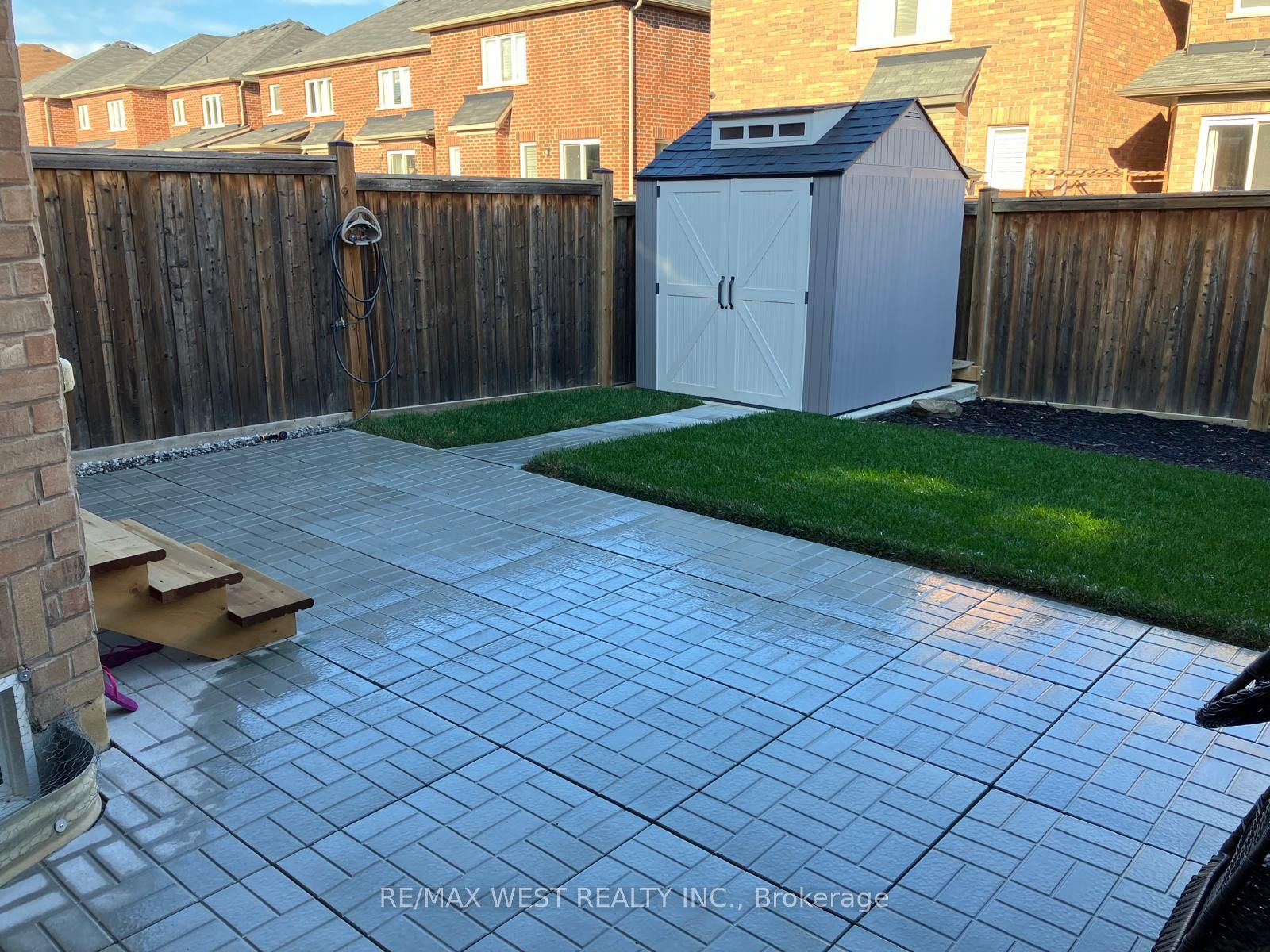 9 Merrickville Way Property Photo 11