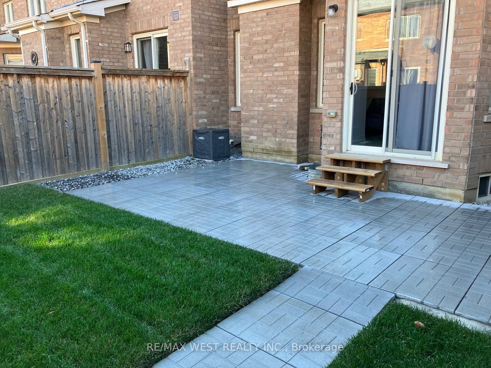 9 Merrickville Way Property Photo 12