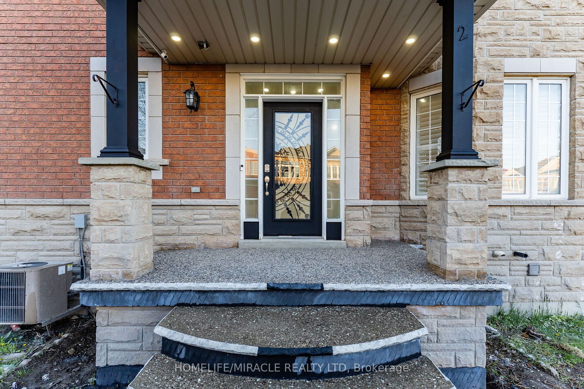 2 Tobermory Cres Property Photo 6
