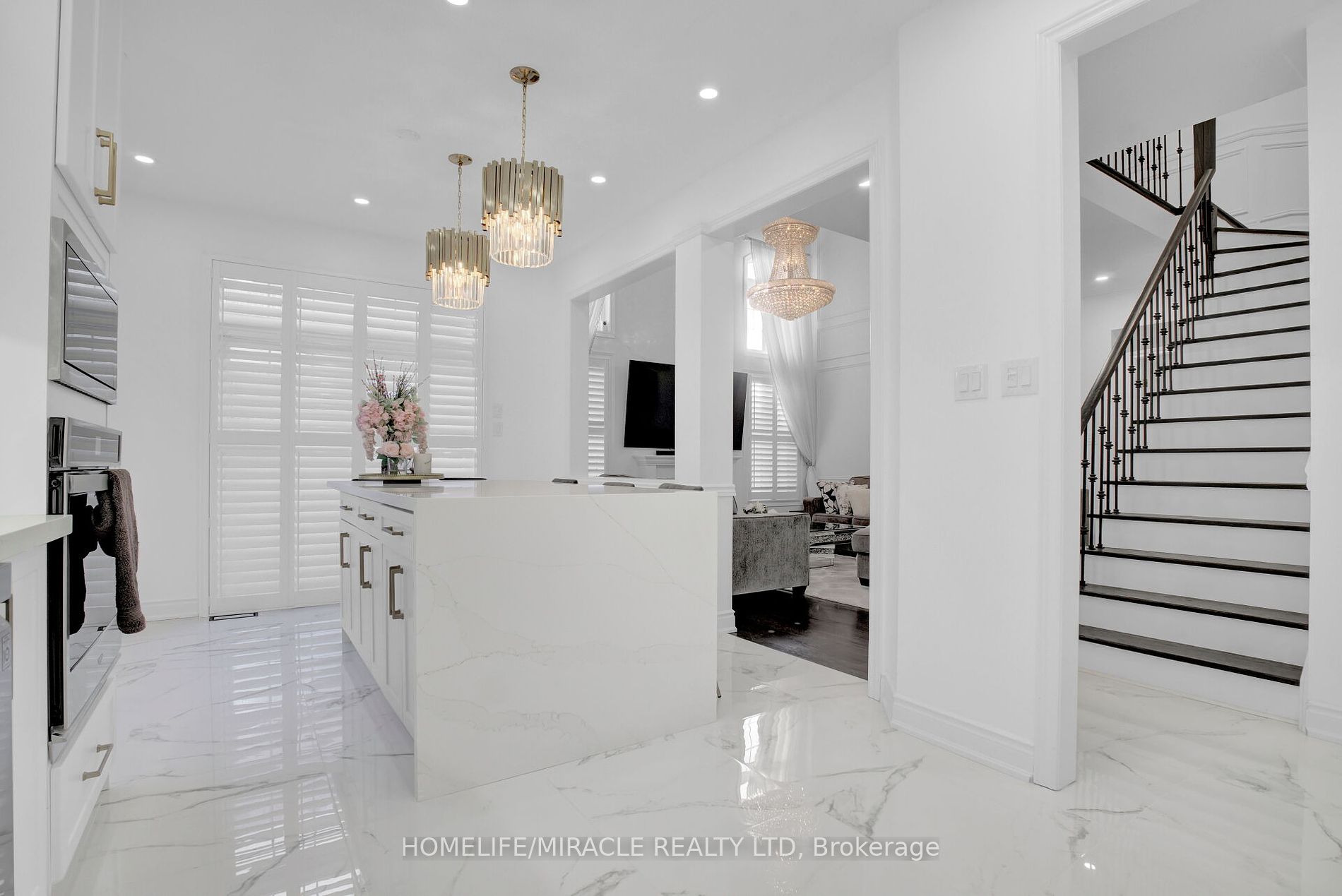 2 Tobermory Cres Property Photo 15
