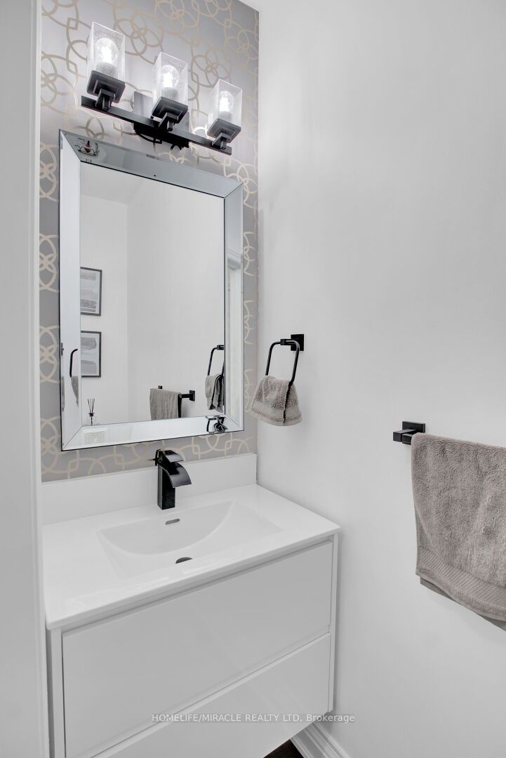 2 Tobermory Cres Property Photo 27