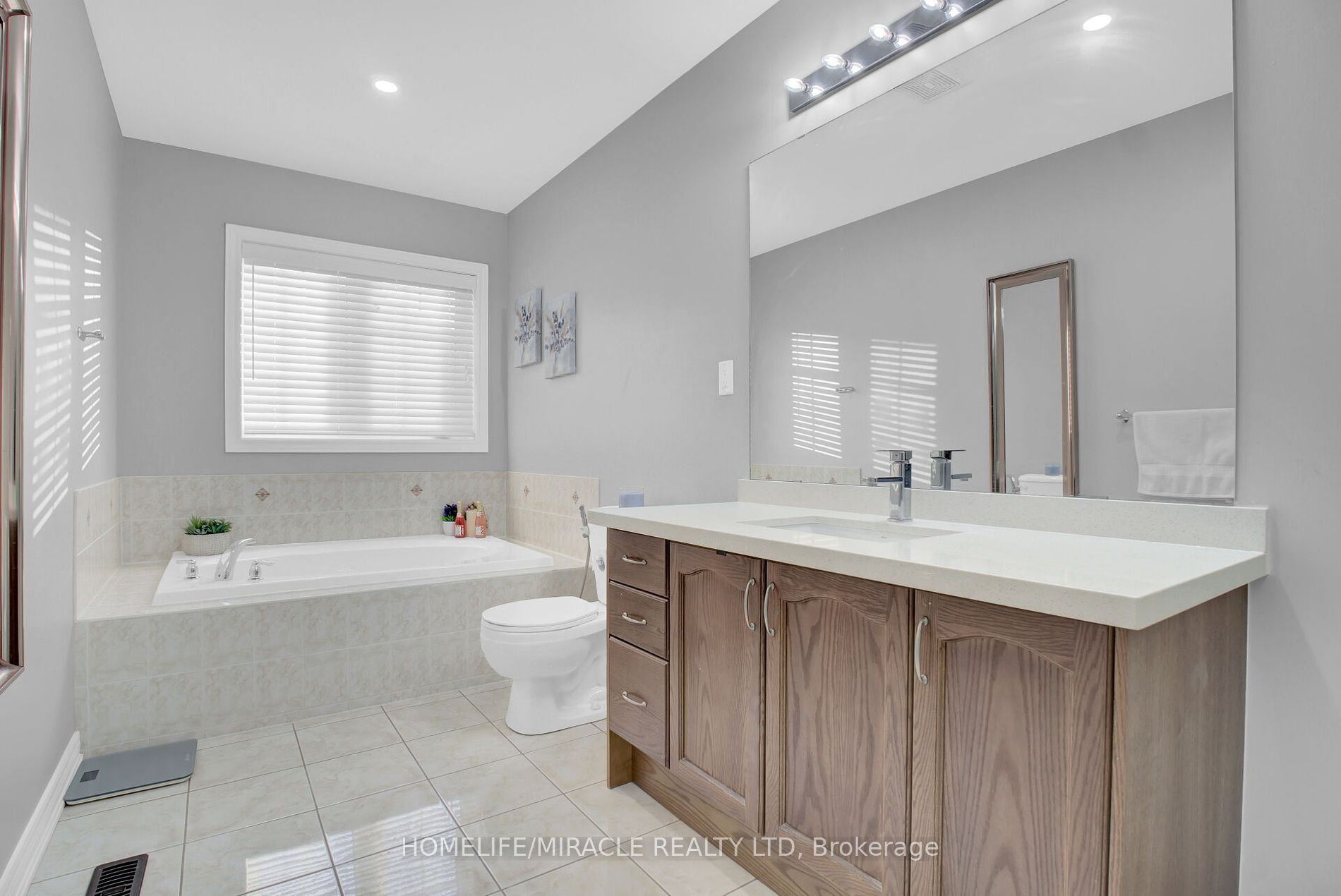 2 Tobermory Cres Property Photo 32