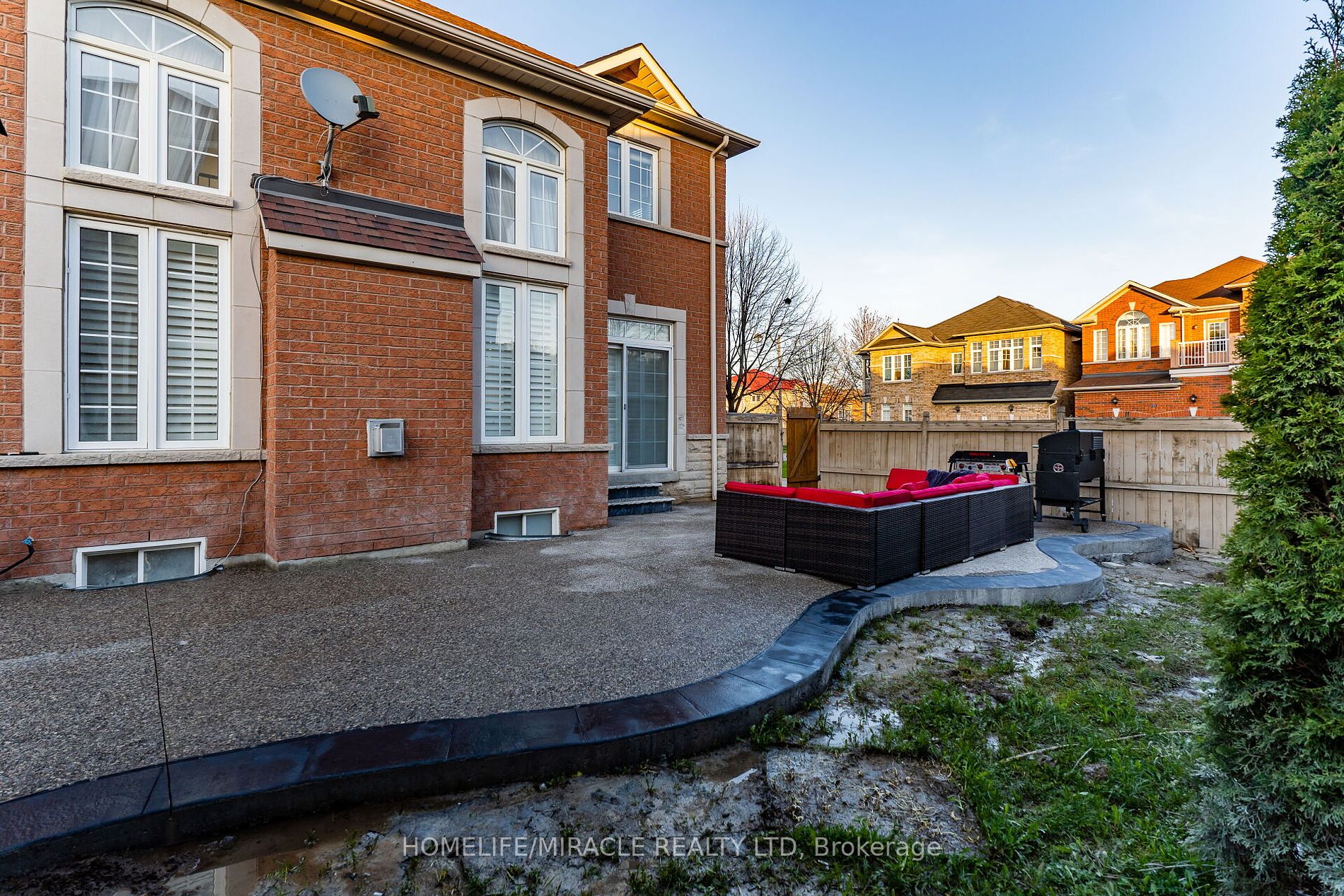2 Tobermory Cres Property Photo 40