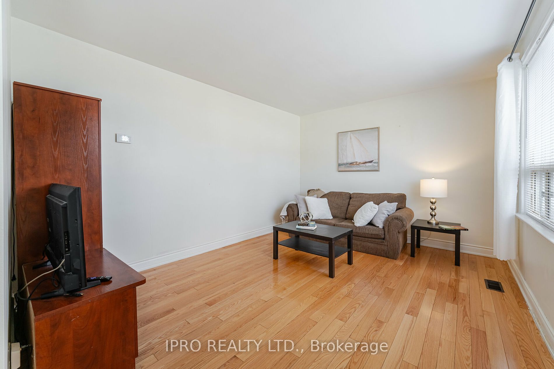 409 Valermo Dr Property Photo 6