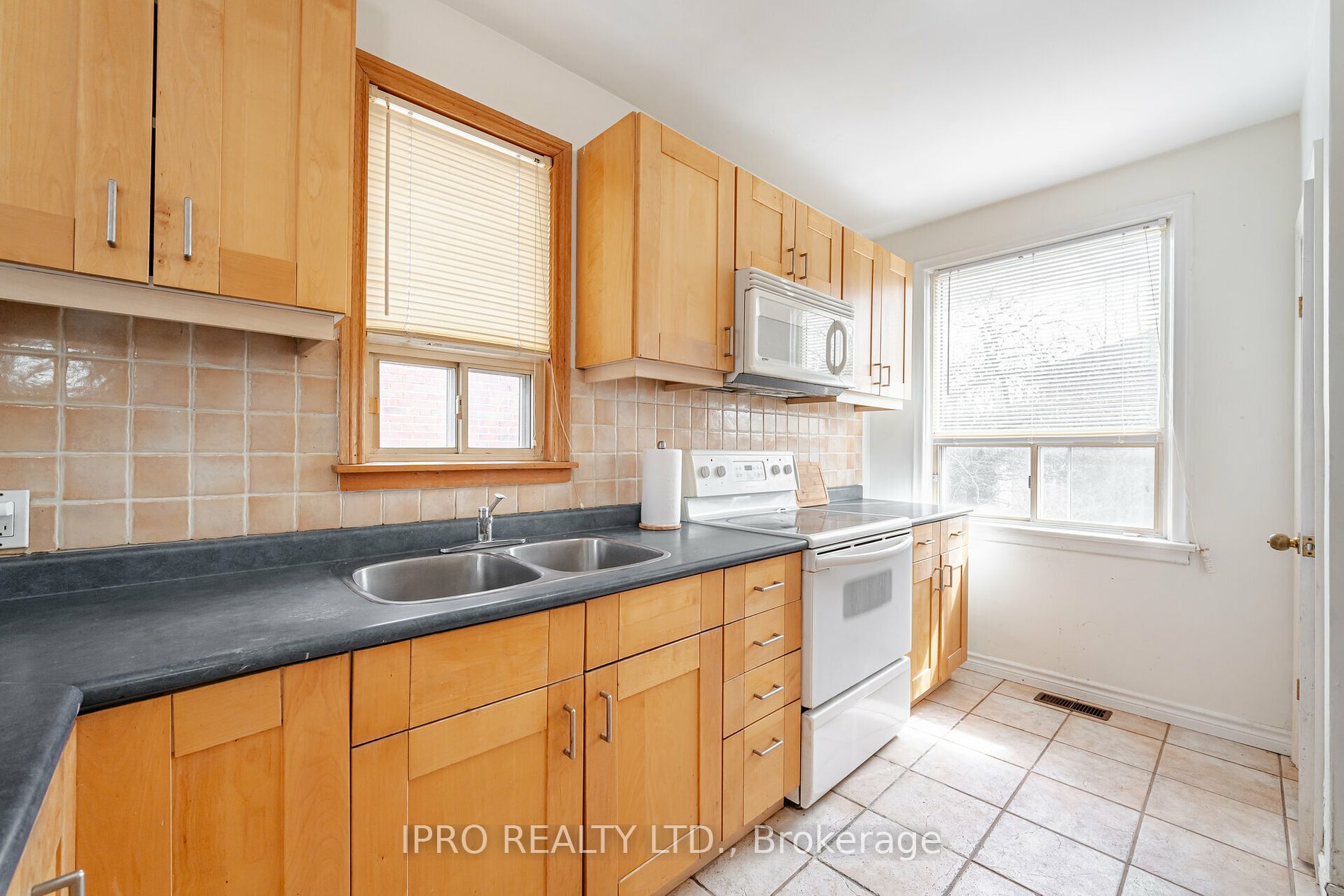 409 Valermo Dr Property Photo 13