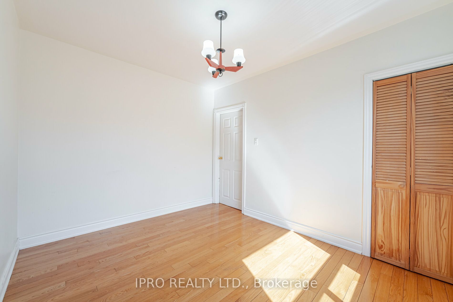 409 Valermo Dr Property Photo 16