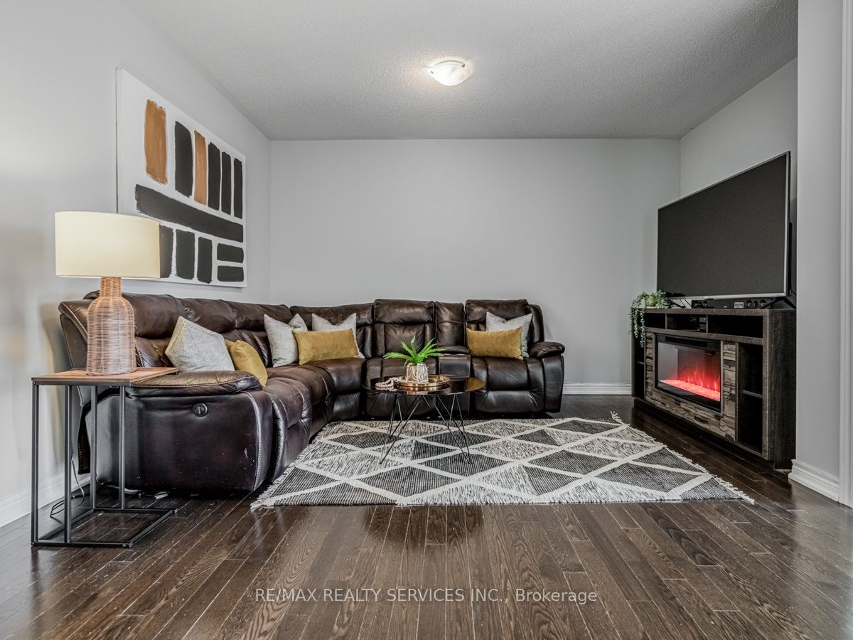 72 Ebury Dr Property Photo 8