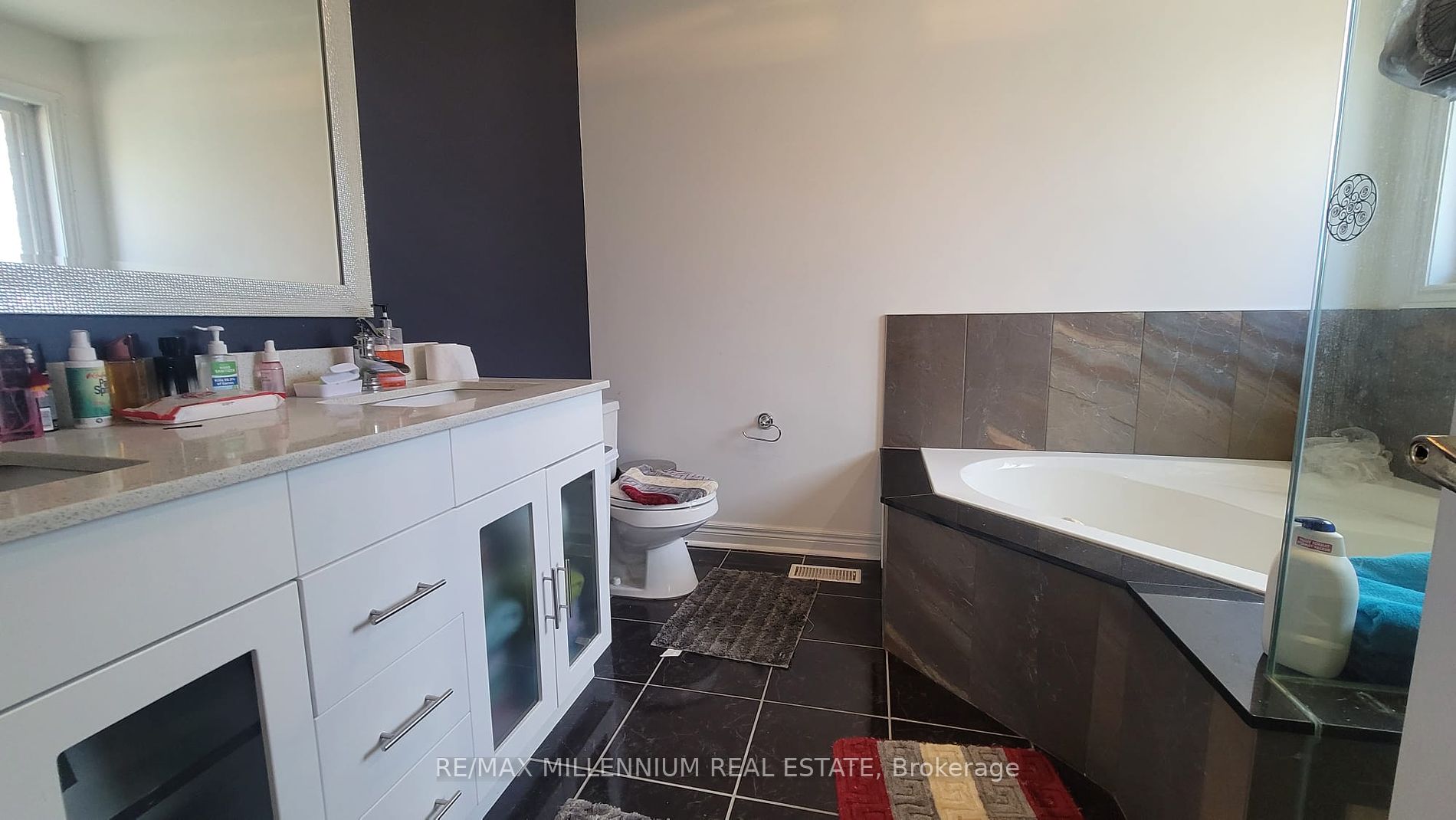 961 Knotty Pine Grve Property Photo 10