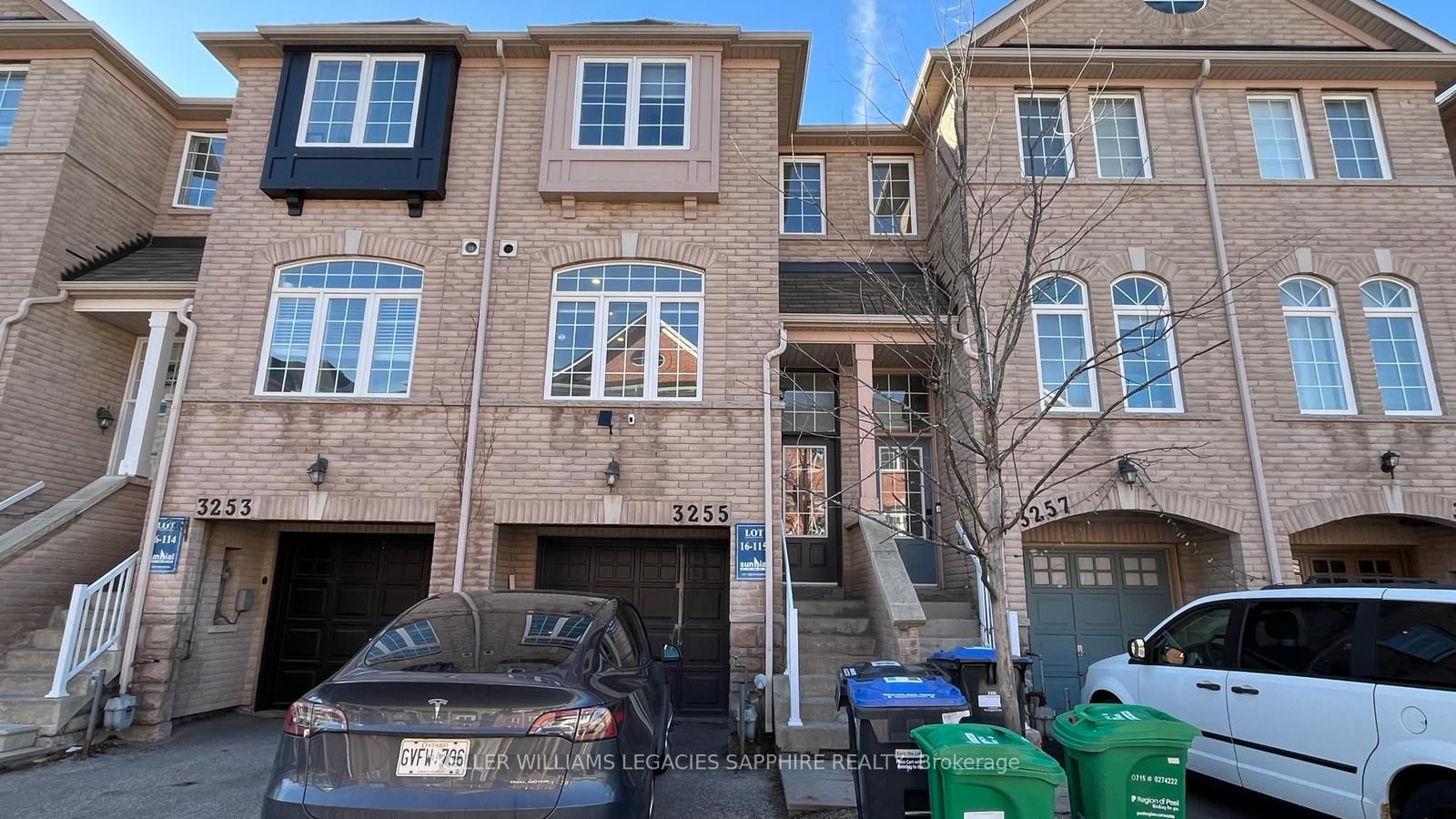 3255 Redpath Circ Property Photo 1