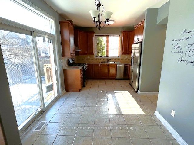 861 Luxton Dr Property Photo 8