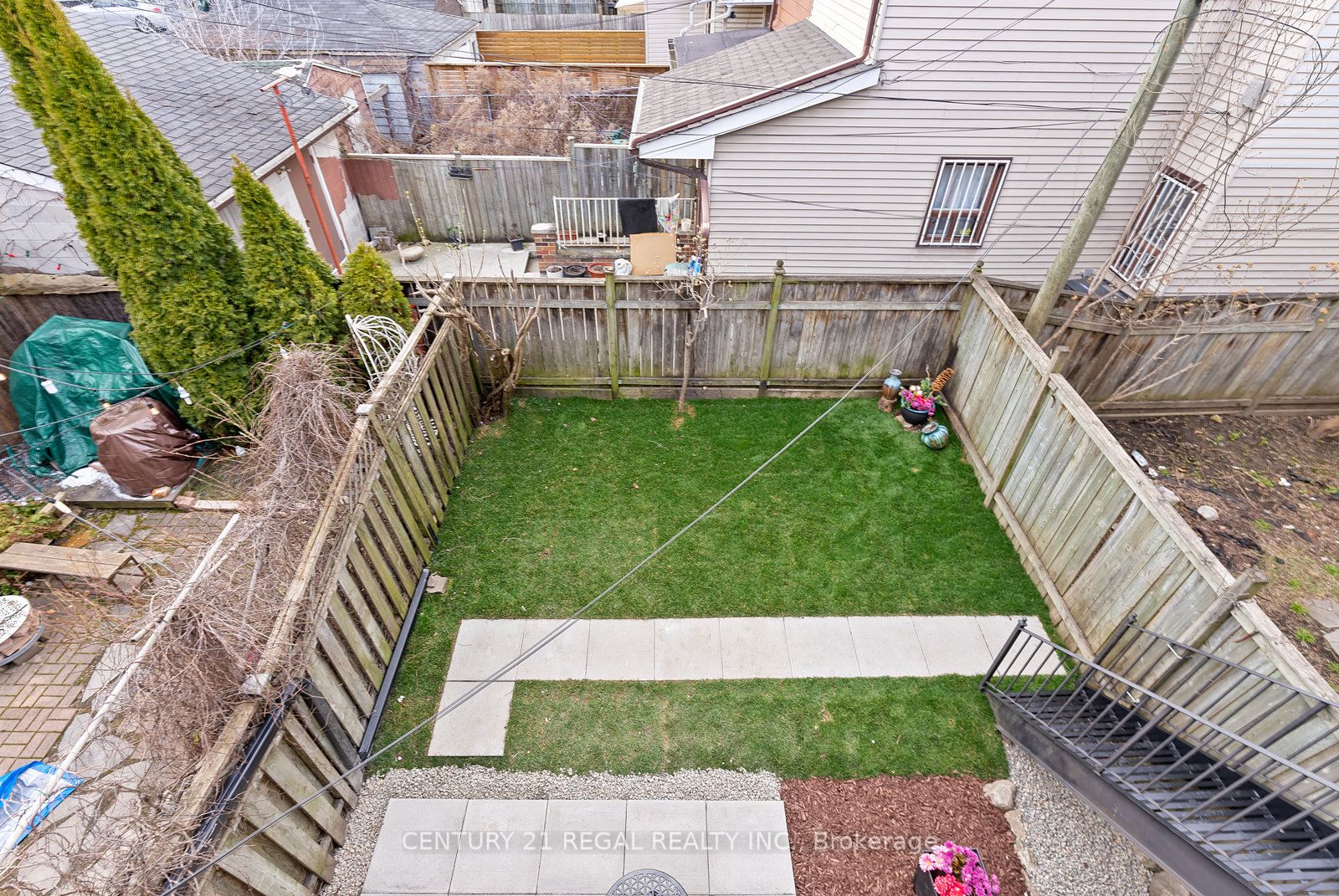 652 St Clarens Ave Property Photo 37