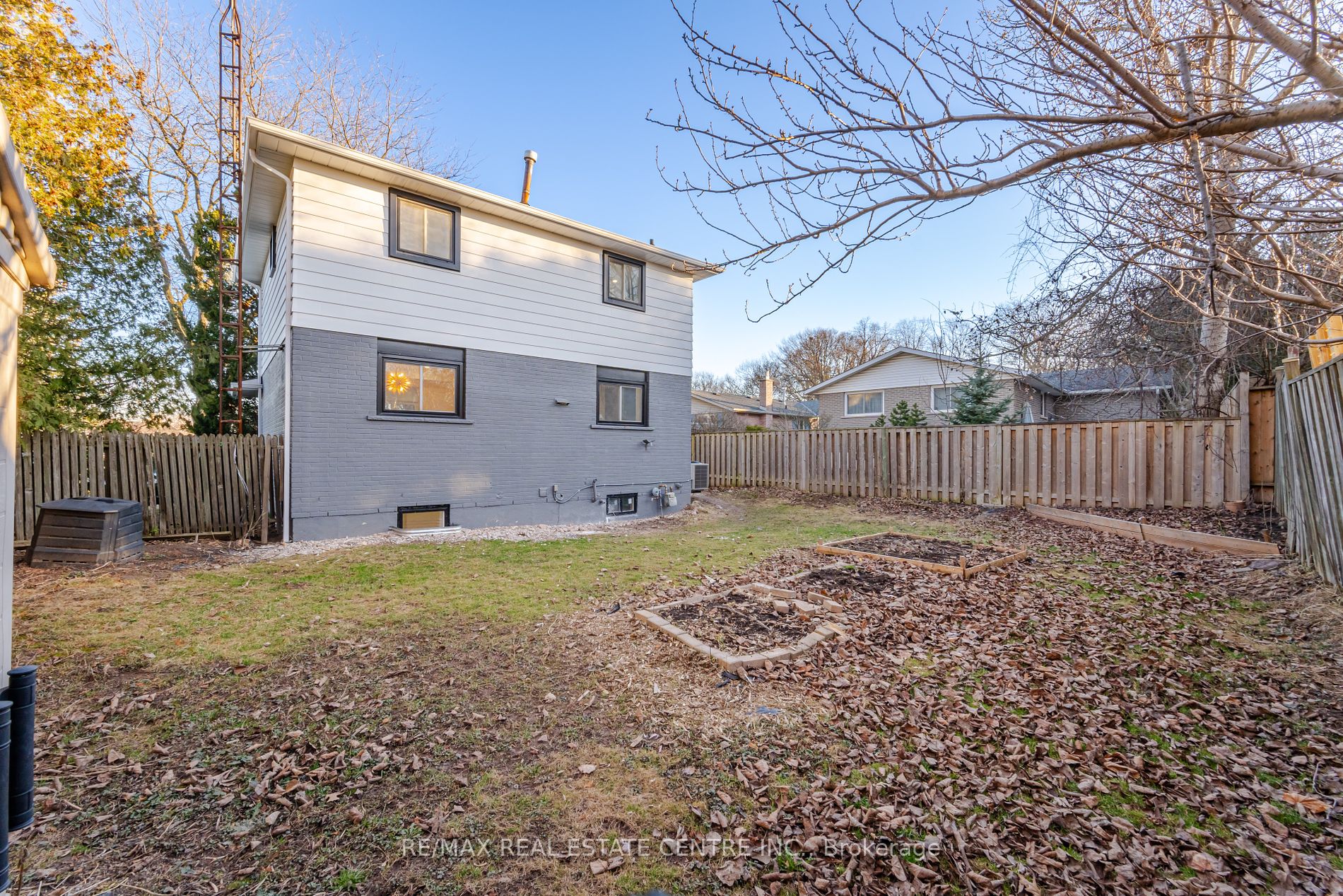 191 Mendel Crt Property Photo 22