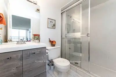 50 Kingsbridge Garden Circ 11 Property Photo 24