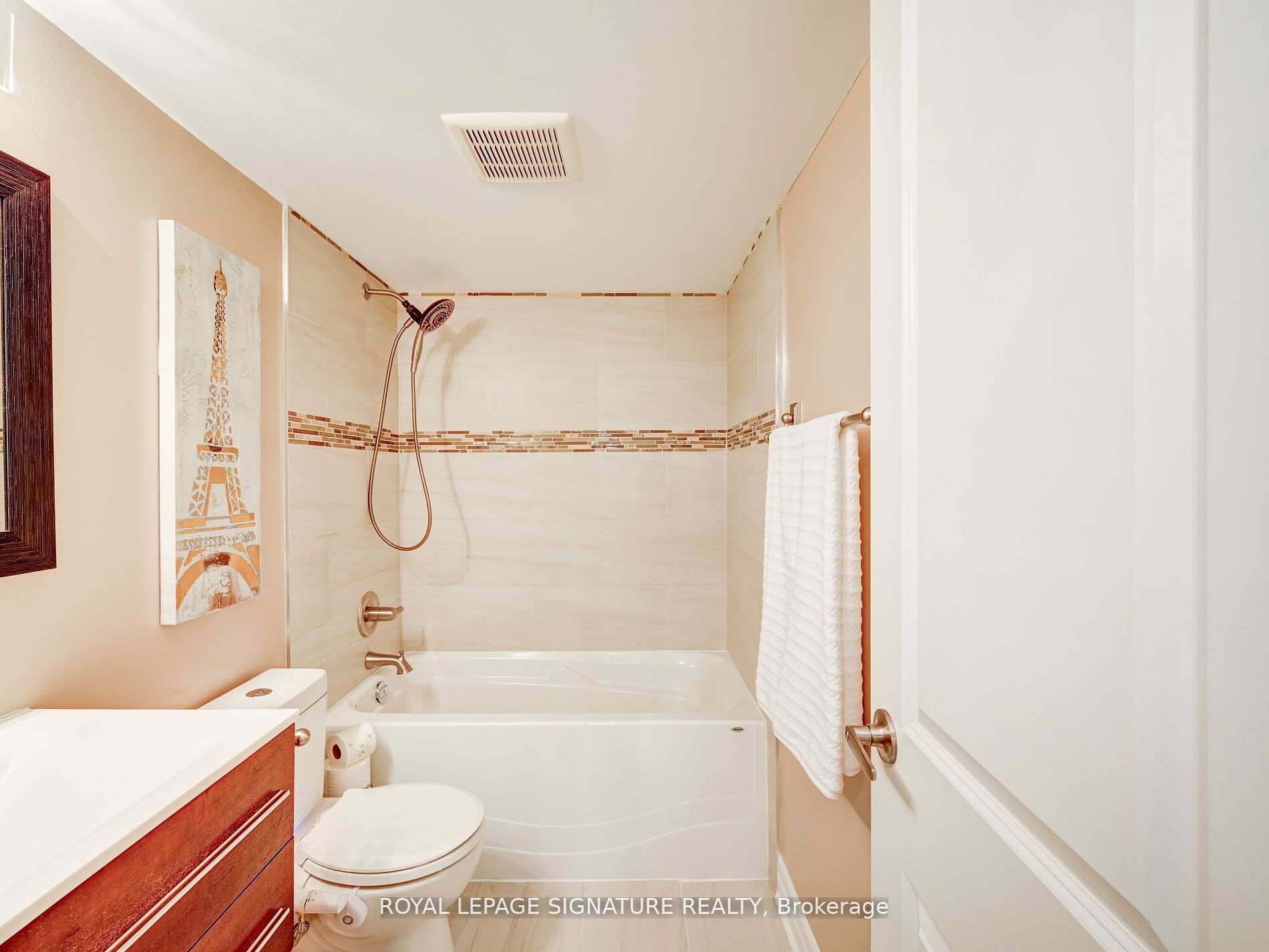 812 Burnhamthorpe Rd 6 Property Photo 26