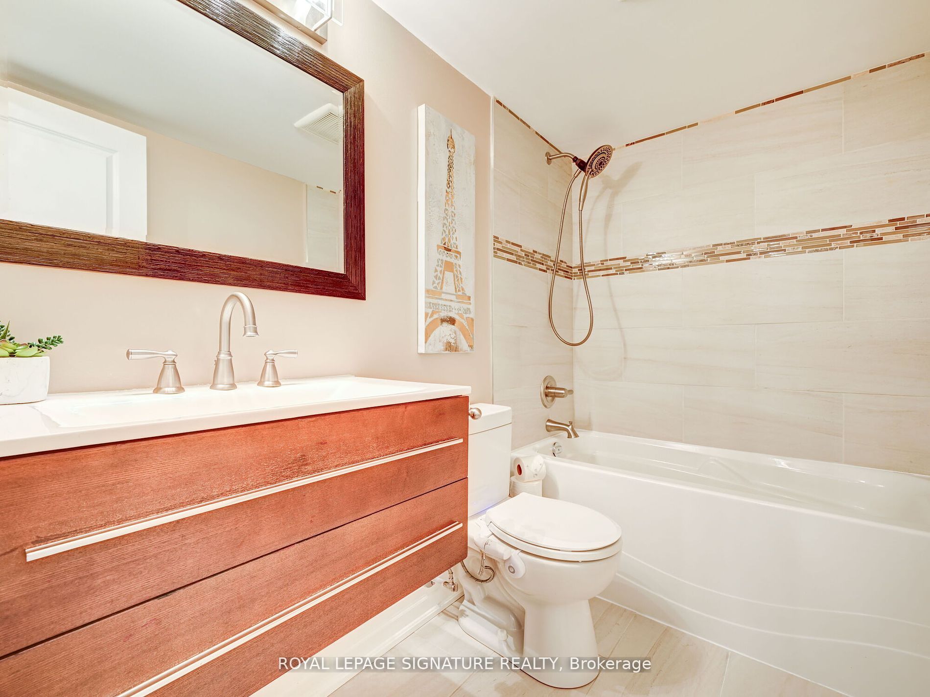 812 Burnhamthorpe Rd 6 Property Photo 27