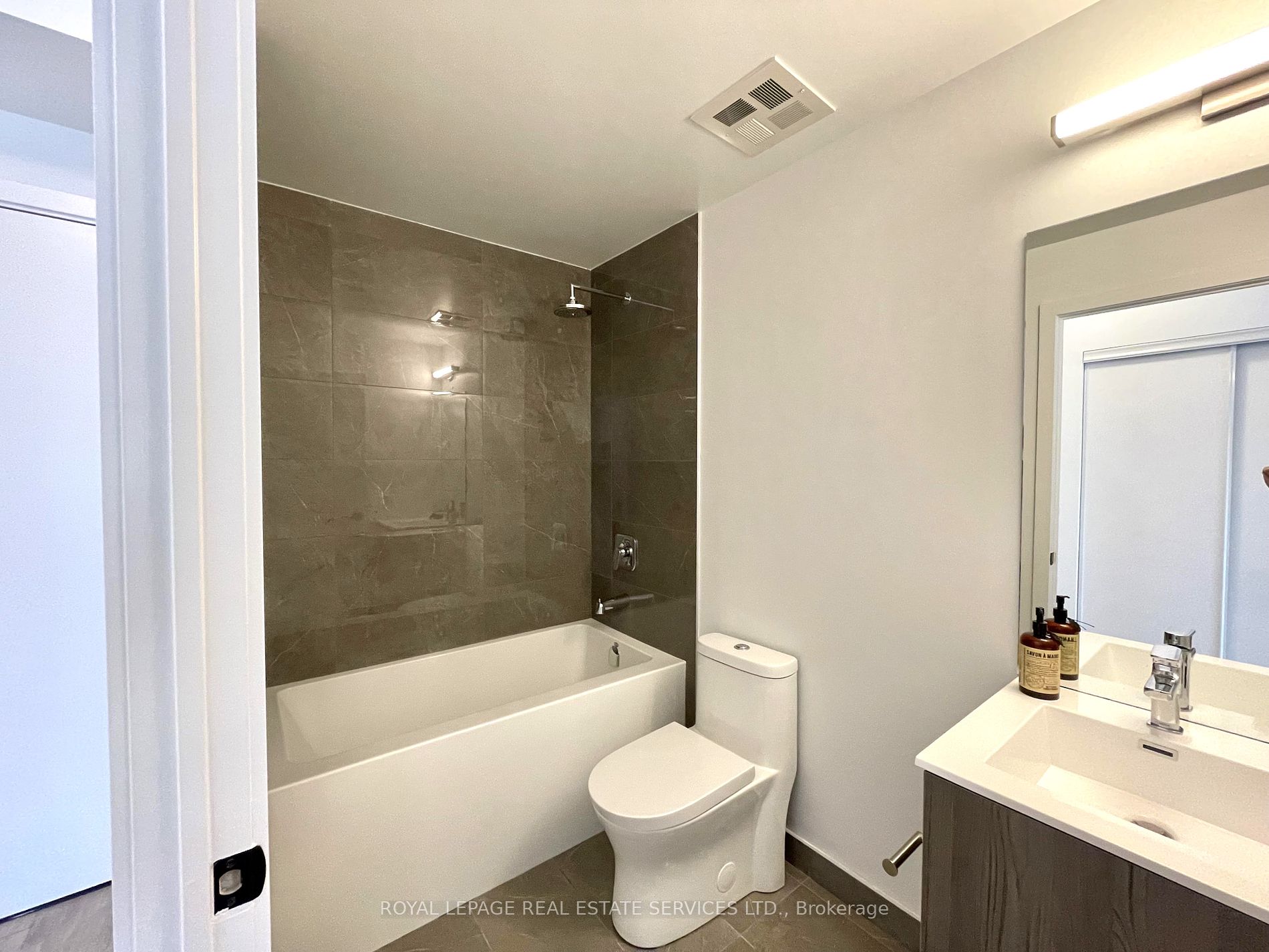 220 Missinnihe Way 14 Property Photo 4