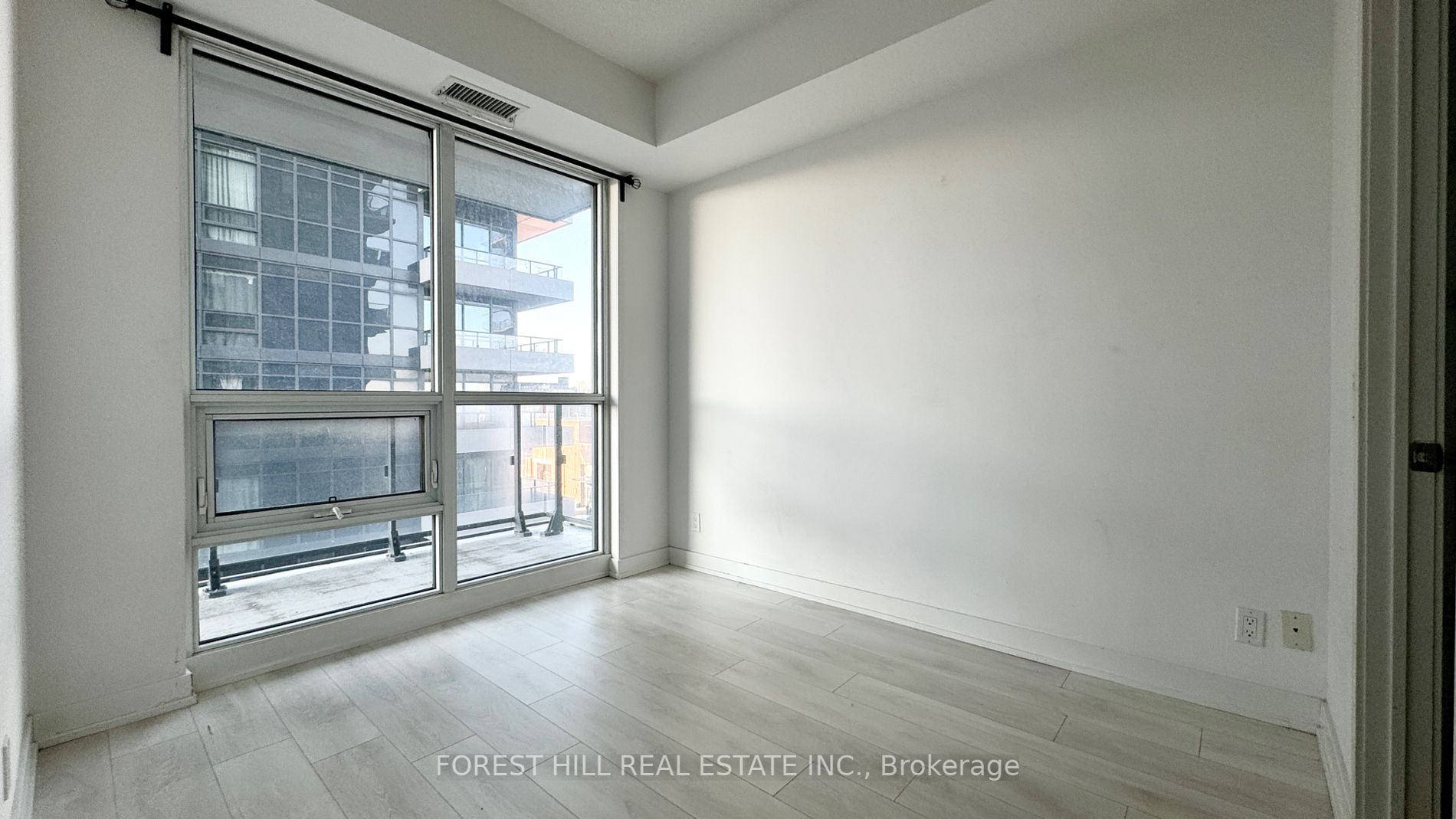 2212 Lake Shore Blvd W 607 Property Photo 5