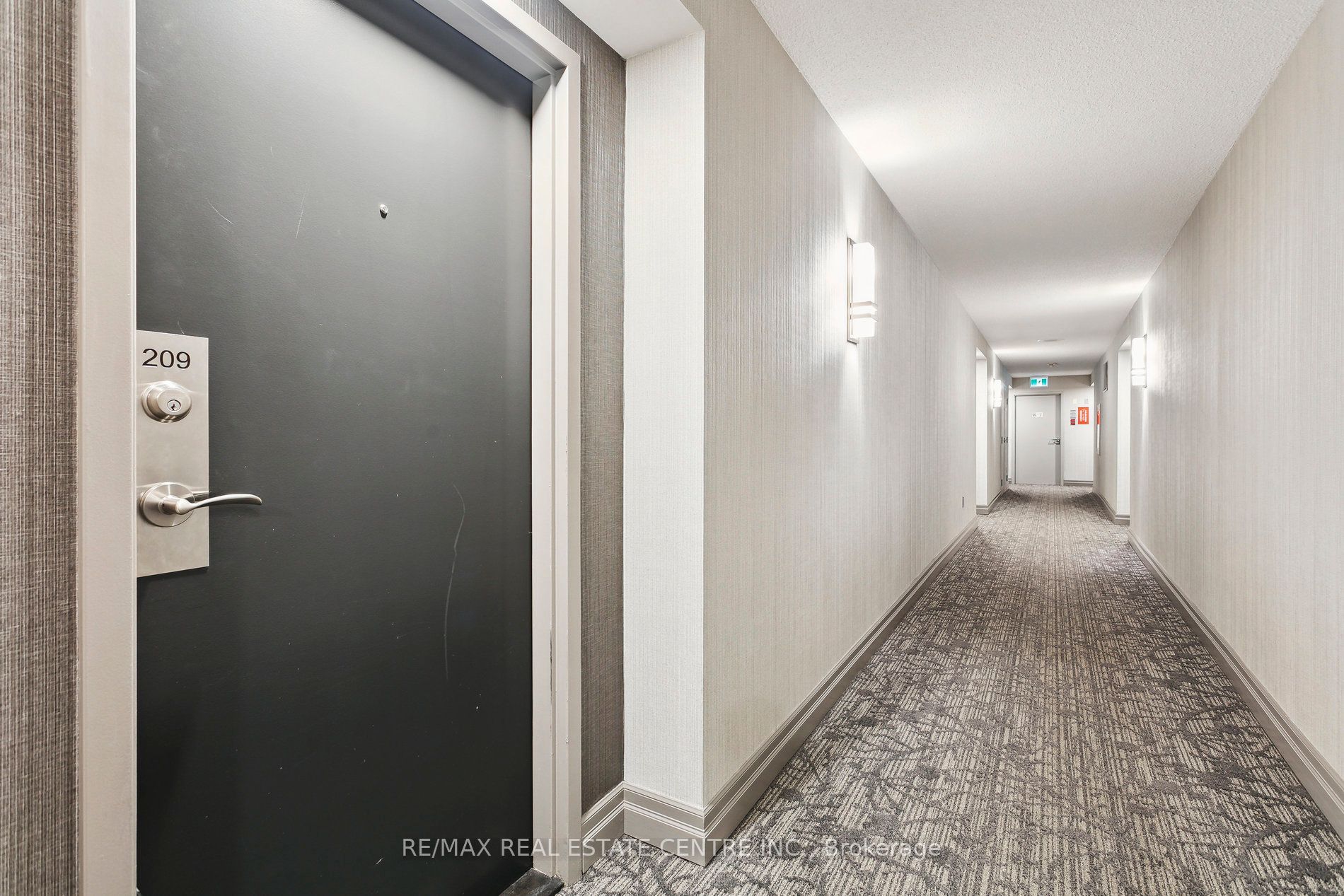 10 Laurelcrest St 22 Property Photo 6