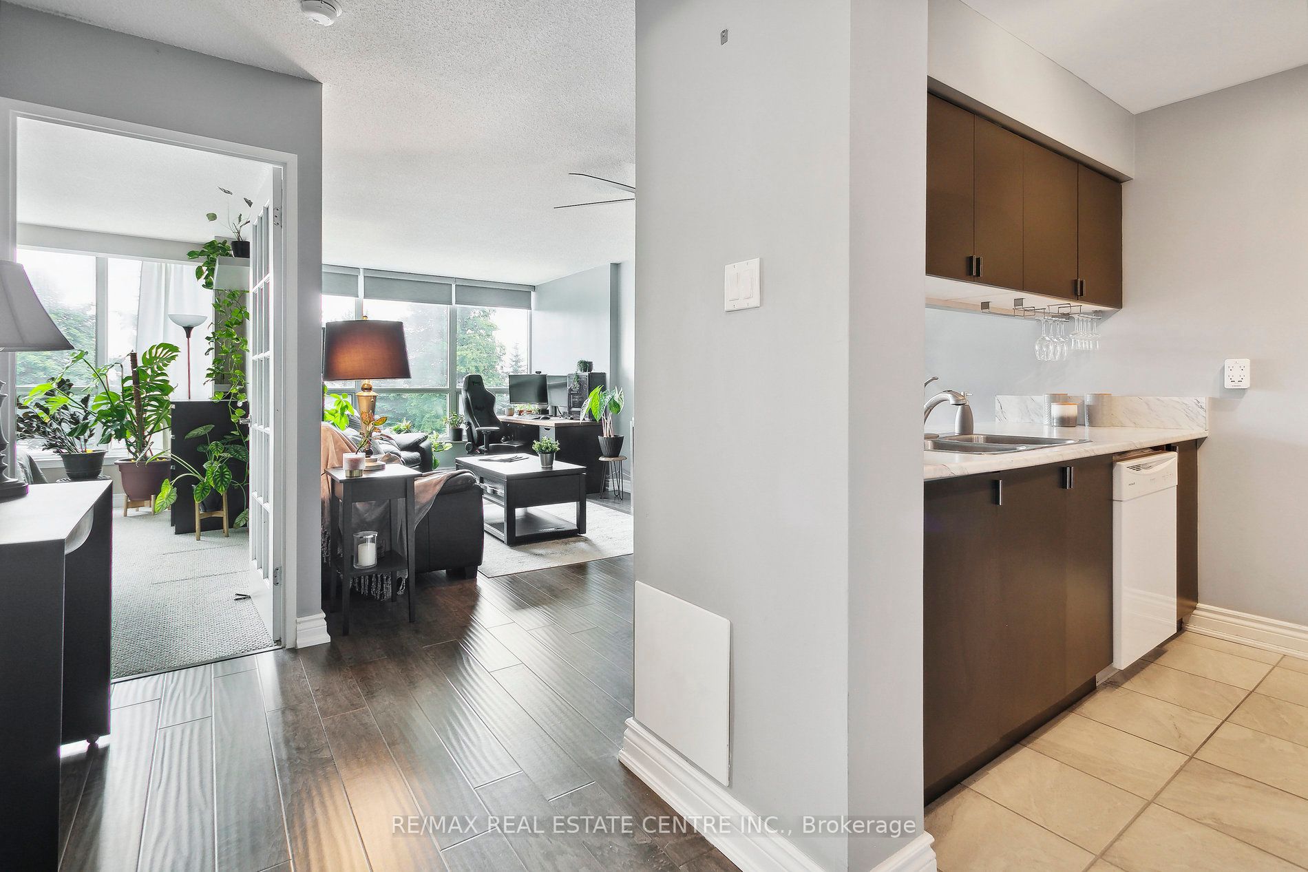 10 Laurelcrest St 22 Property Photo 7