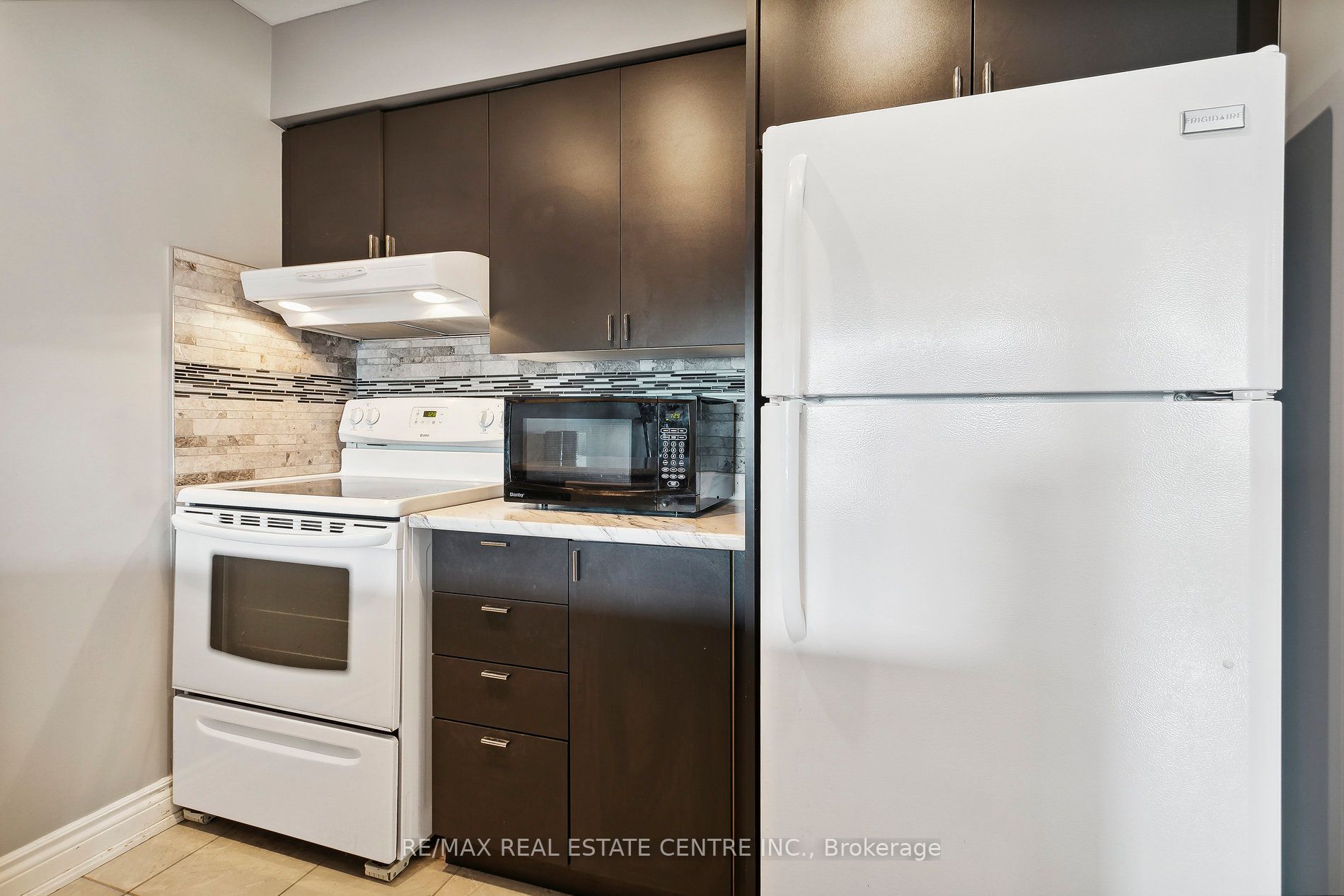 10 Laurelcrest St 22 Property Photo 19