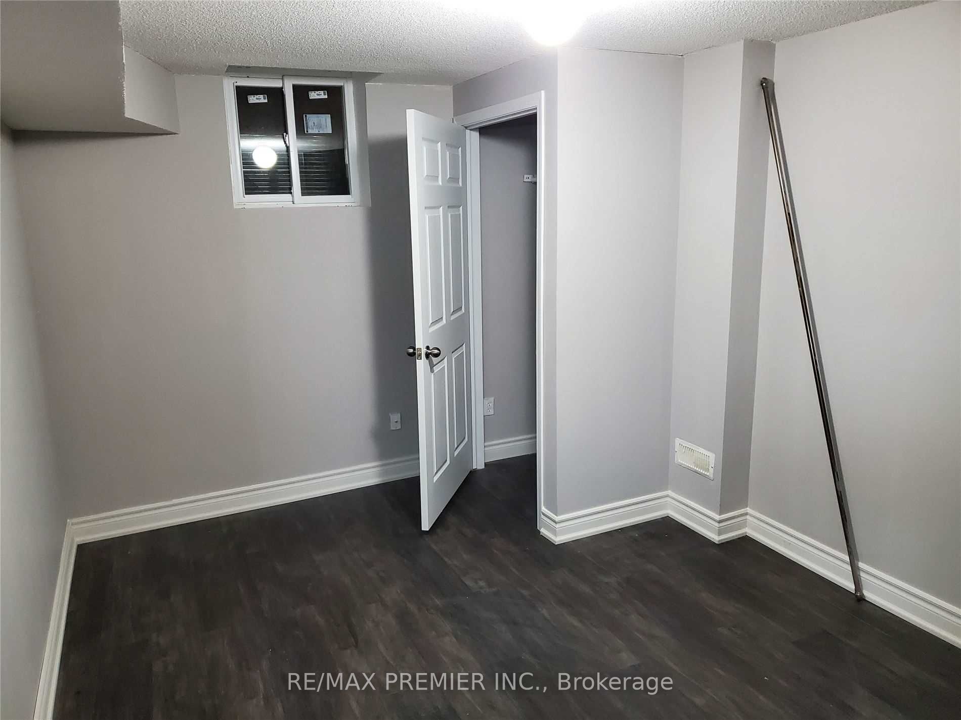 33 Flurry Circ Property Photo 4