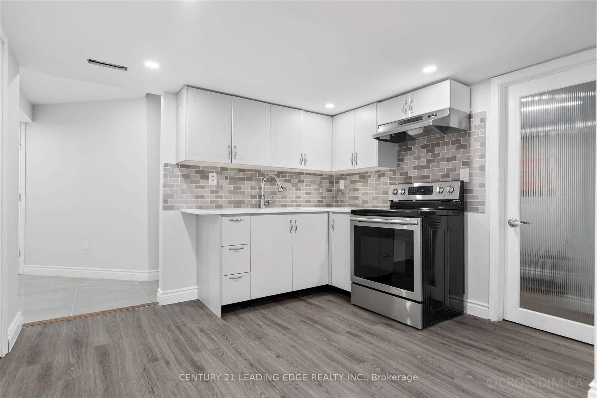 230 Hinton Terr Property Photo 3