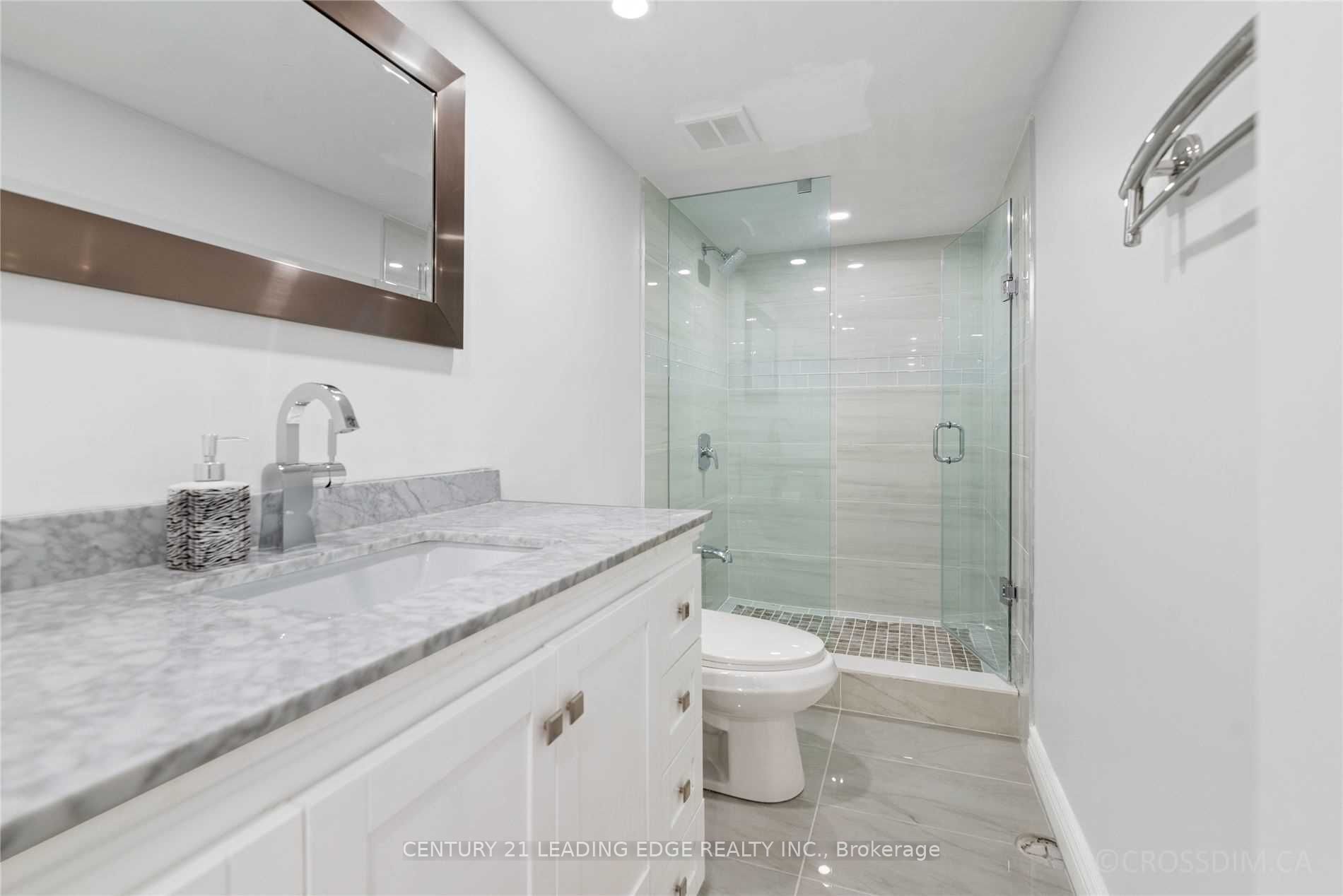 230 Hinton Terr Property Photo 5