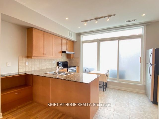 36 Michael Power Pl 36 Property Photo 3