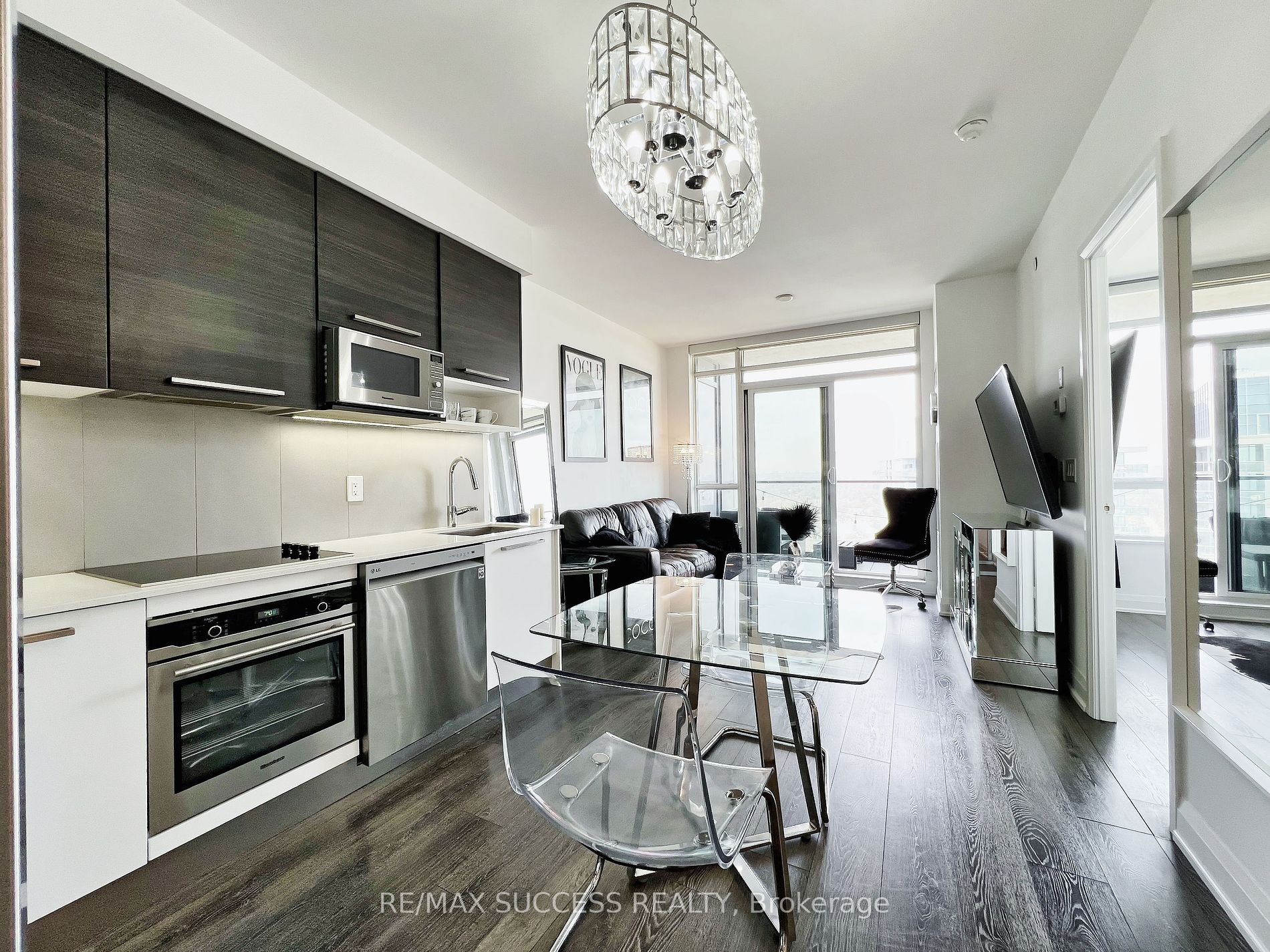 36 Park Lawn Rd 2707 Property Photo 14