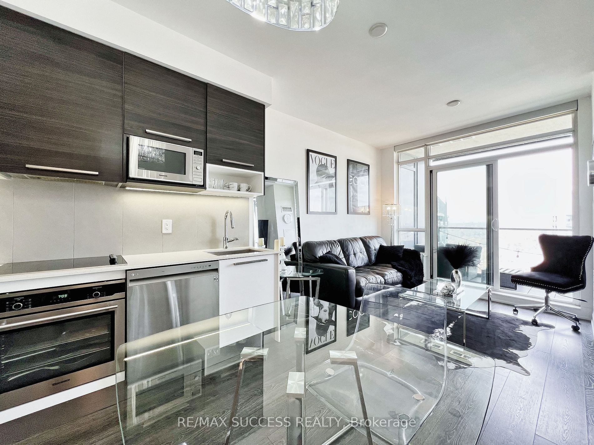 36 Park Lawn Rd 2707 Property Photo 16