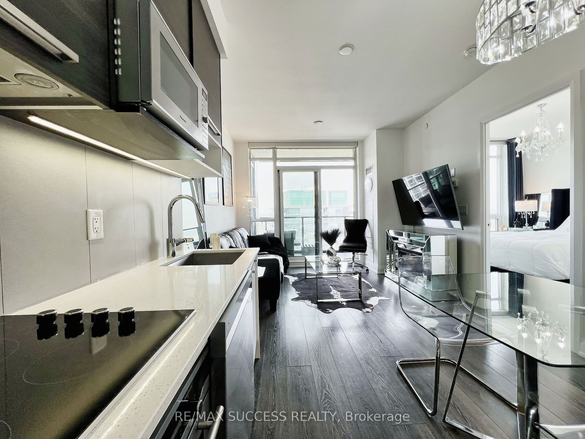 36 Park Lawn Rd 2707 Property Photo 18