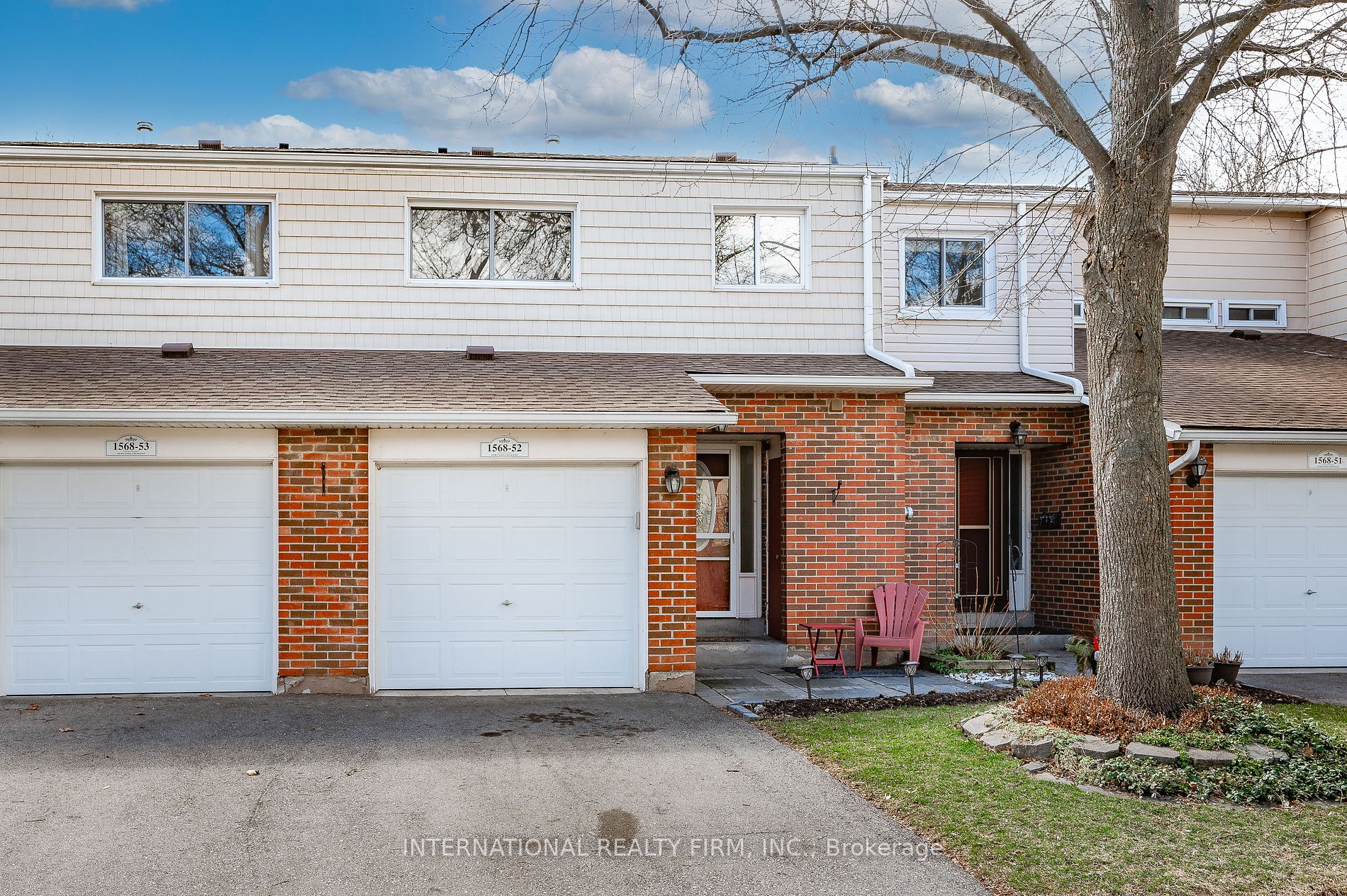 1568 Newlands Cres N/a Property Photo