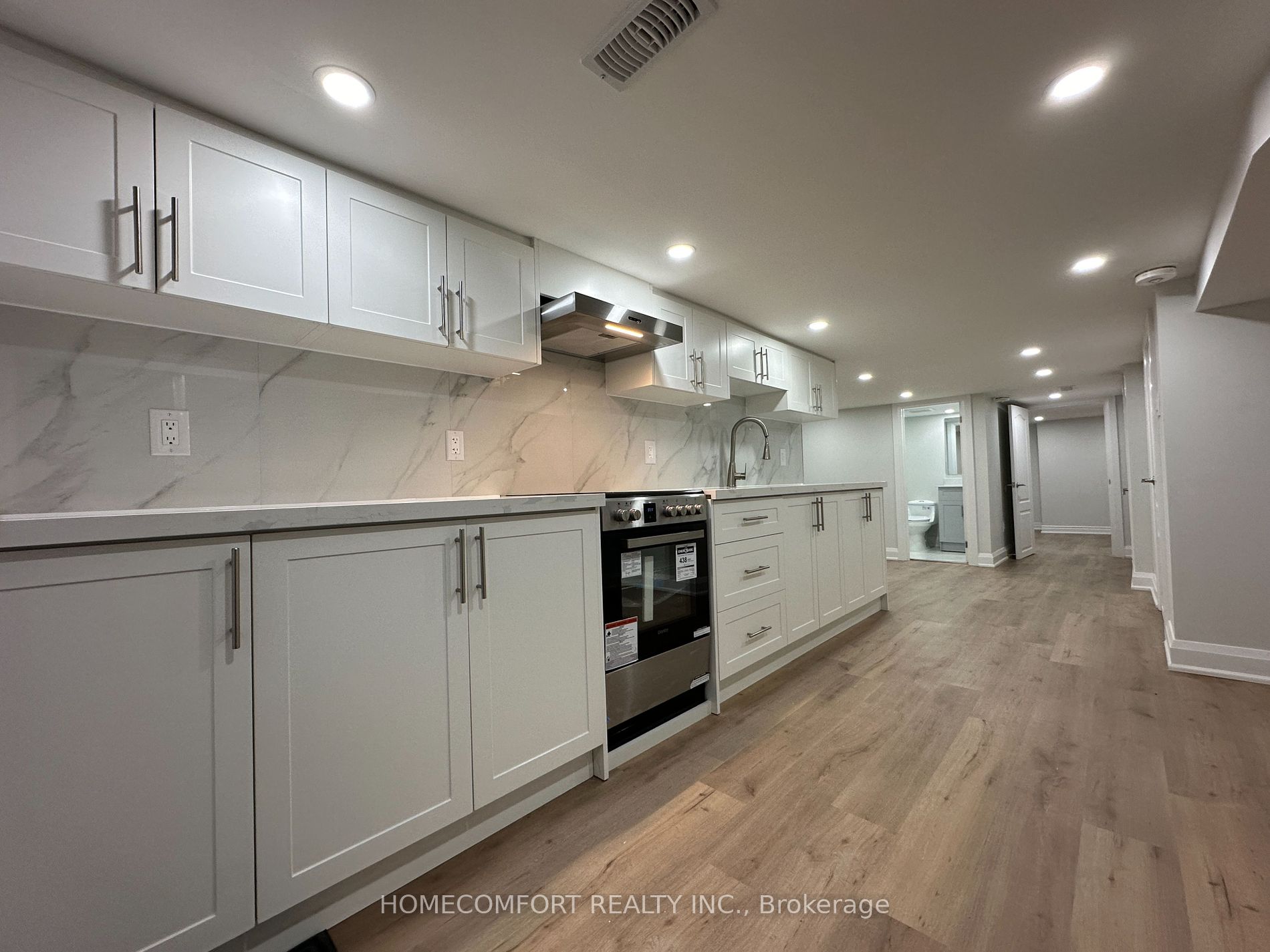 211 Osler St Property Photo 6