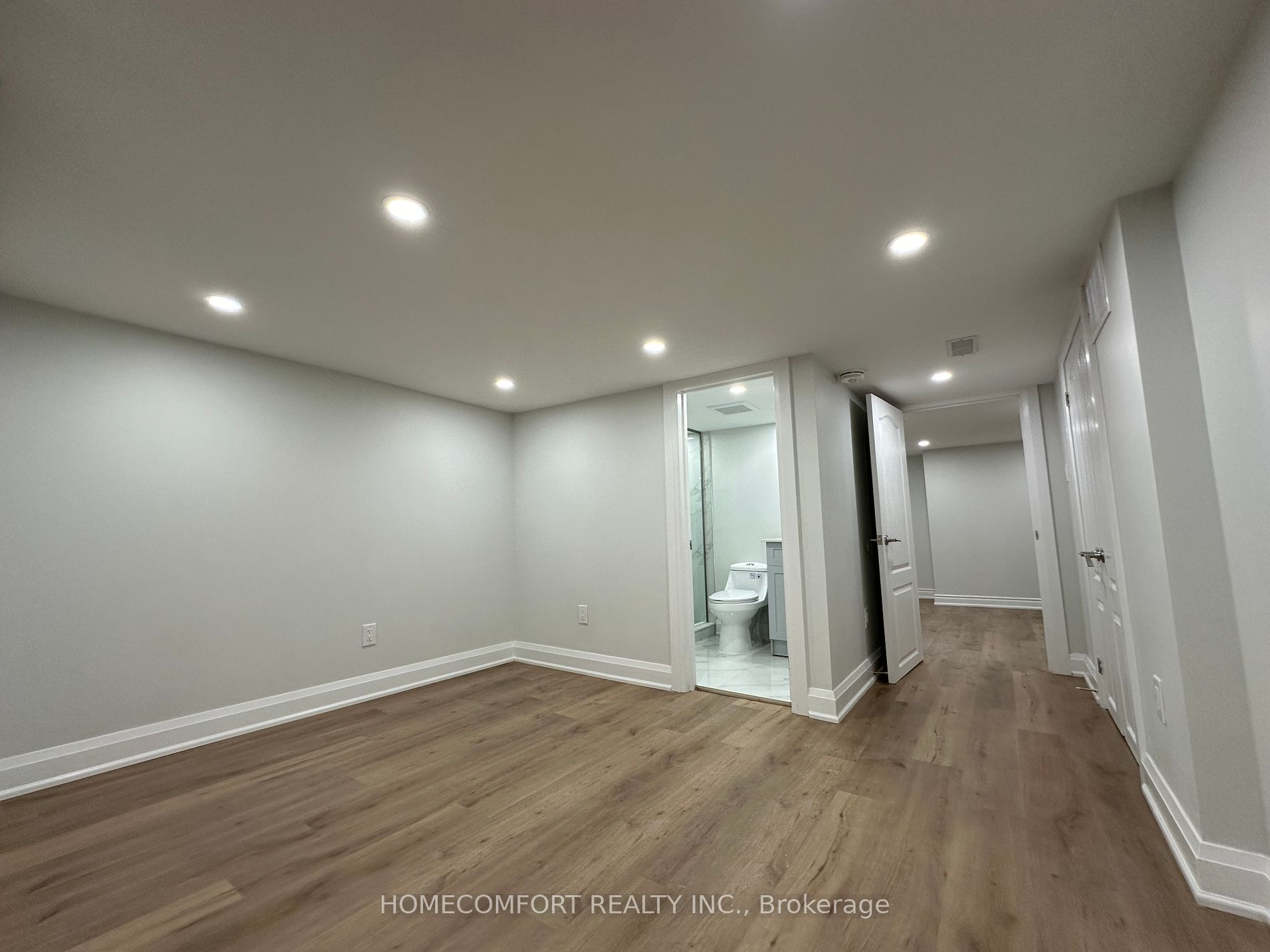 211 Osler St Property Photo 9
