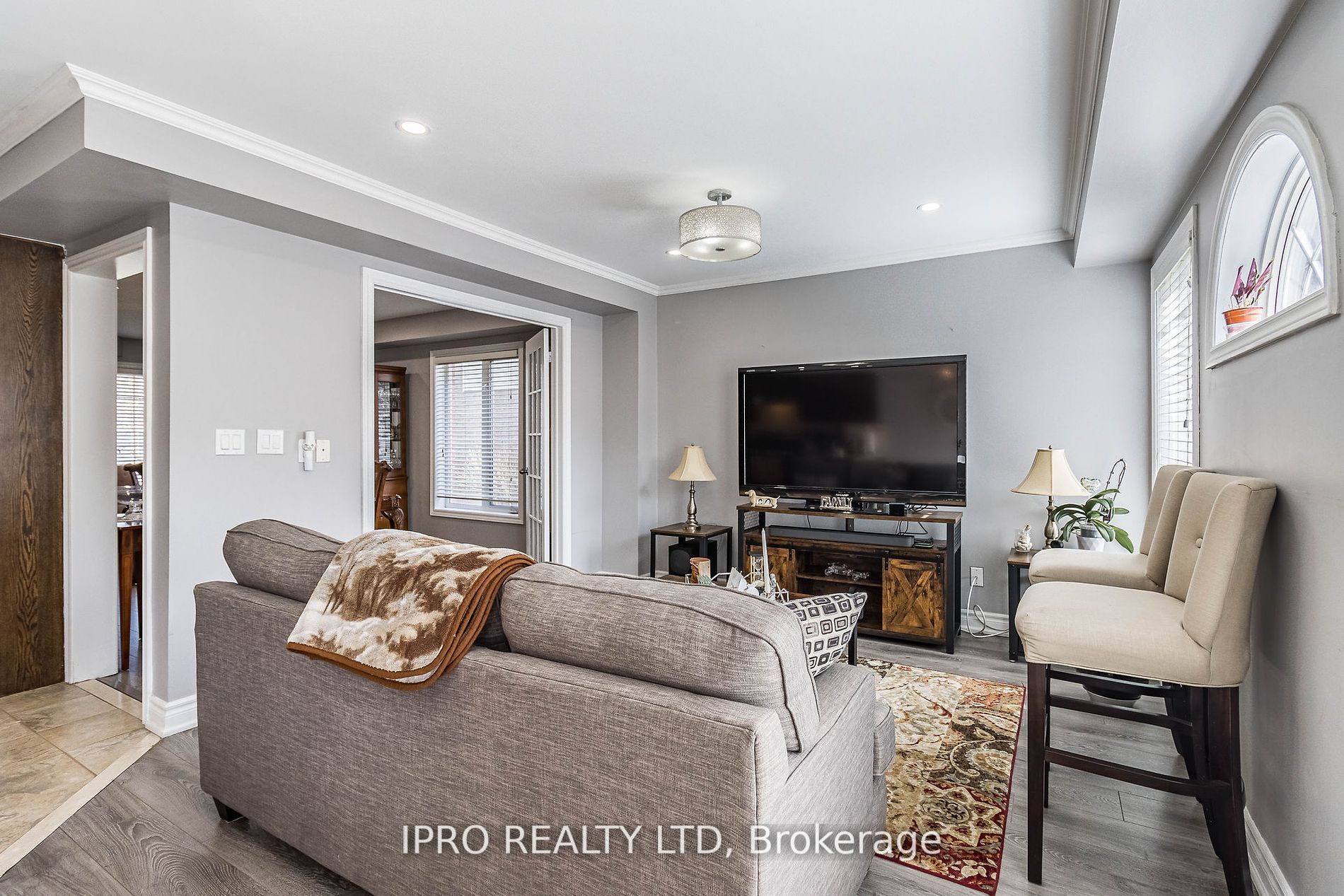 107 Mowat Cres Property Photo 10