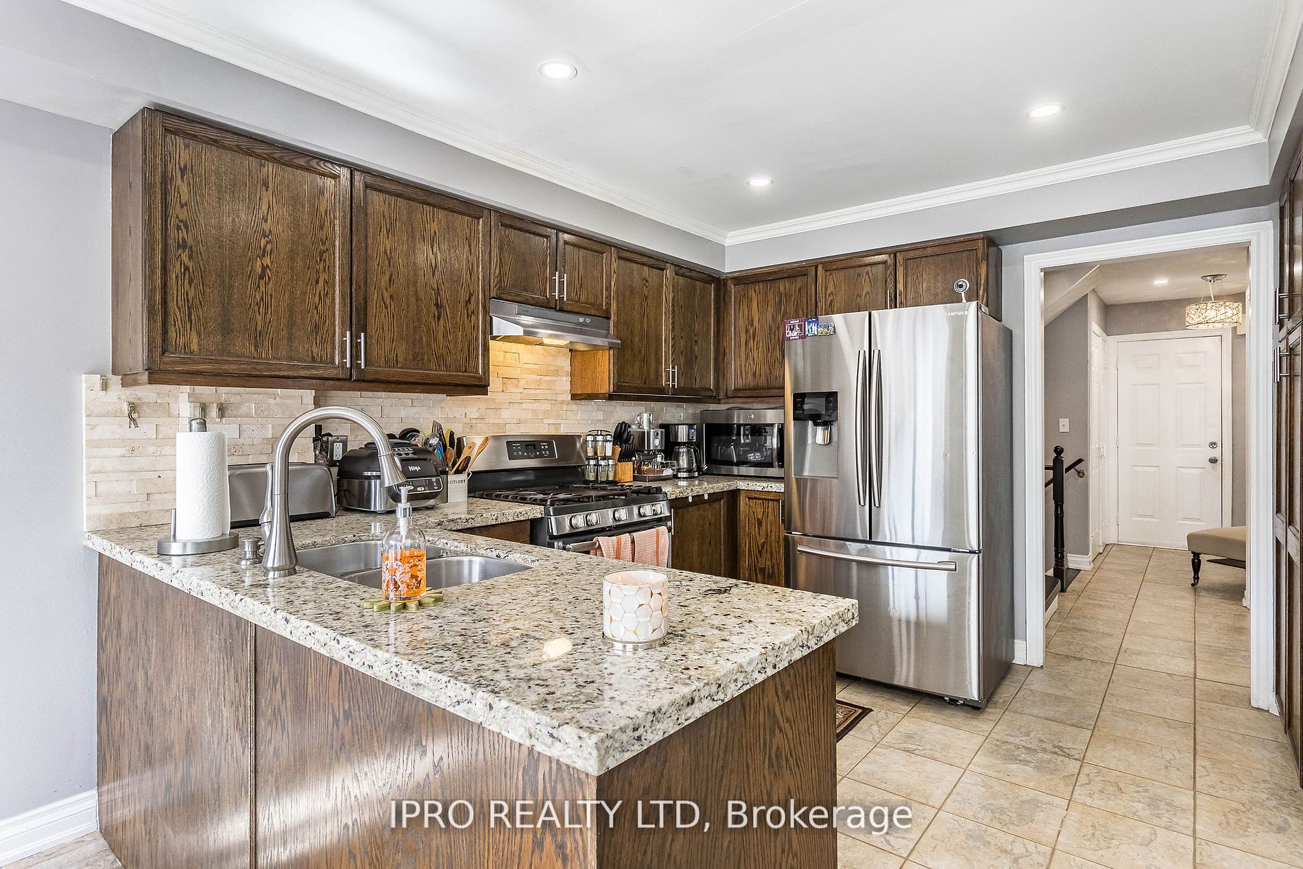 107 Mowat Cres Property Photo 13