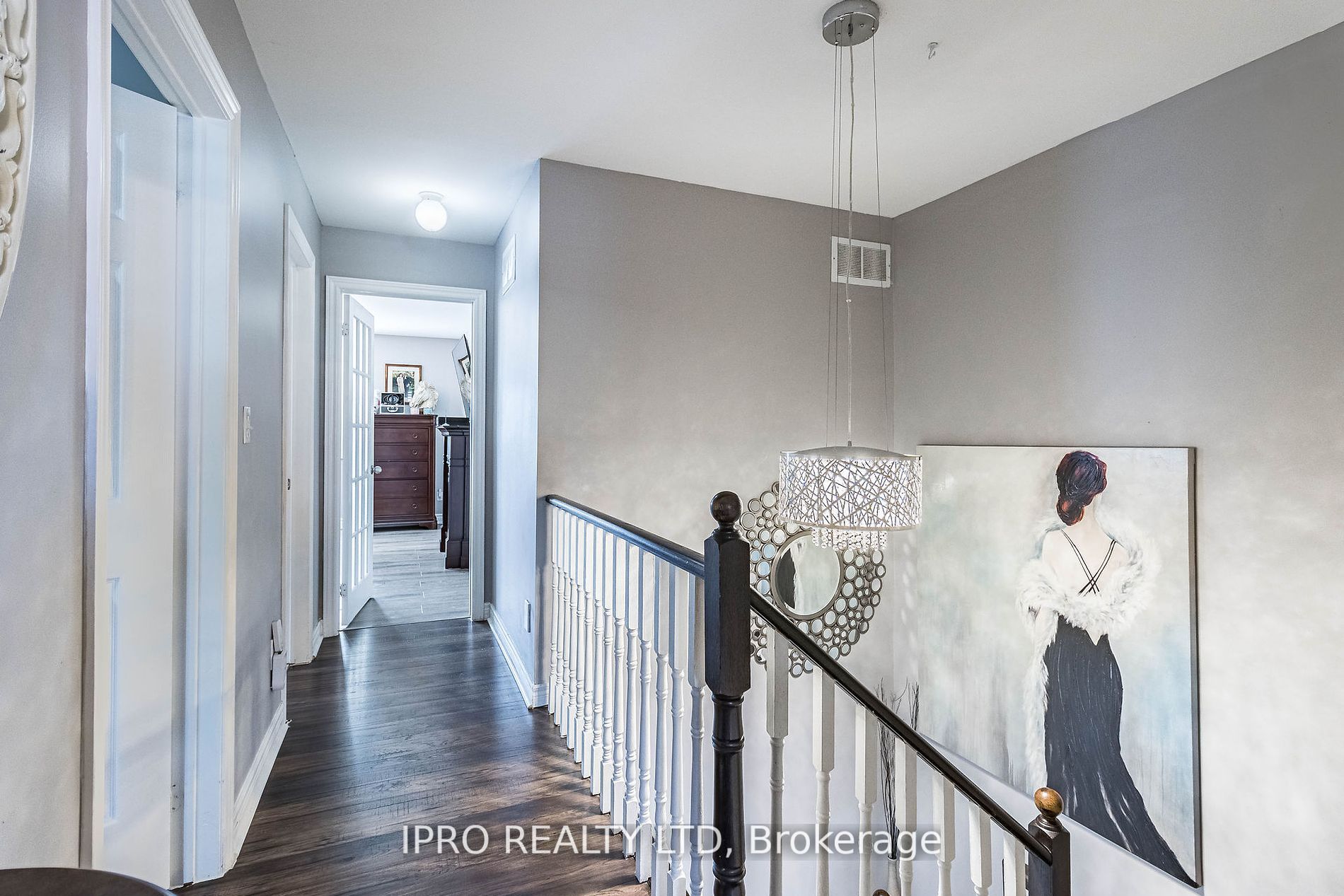 107 Mowat Cres Property Photo 21