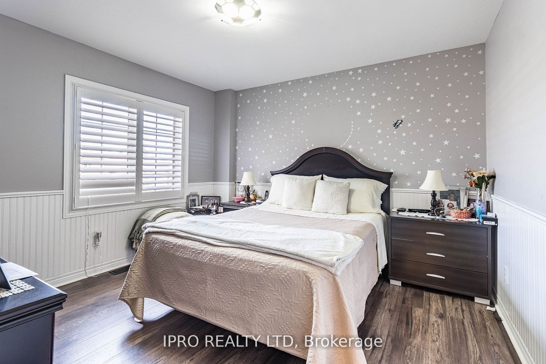 107 Mowat Cres Property Photo 27