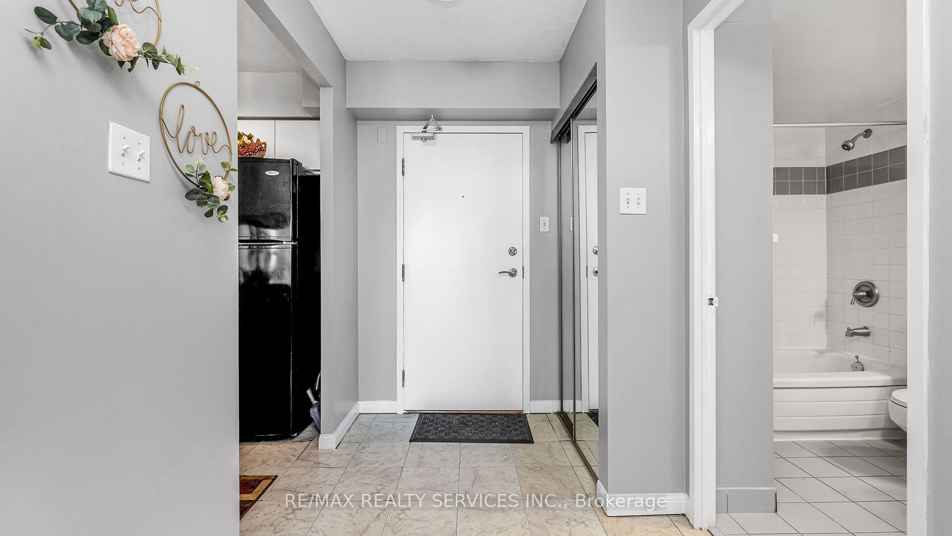 10 Laurelcrest St 703 Property Photo 12
