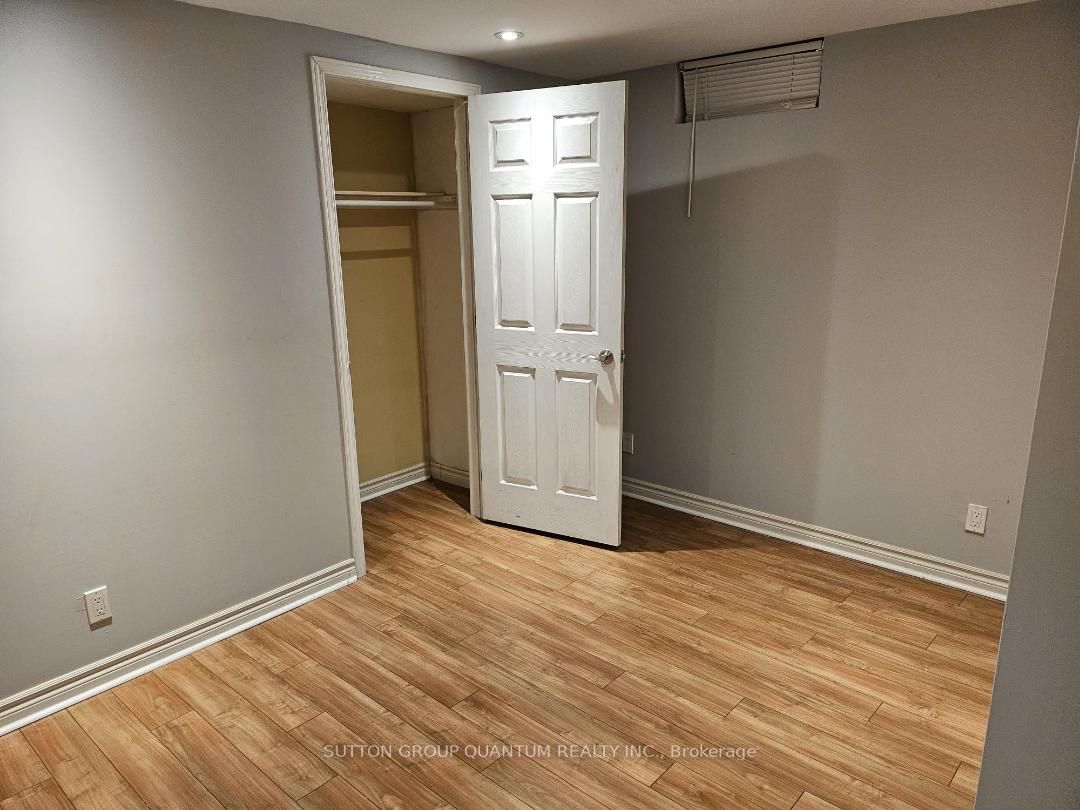 3366 Covent Cres Property Photo 5
