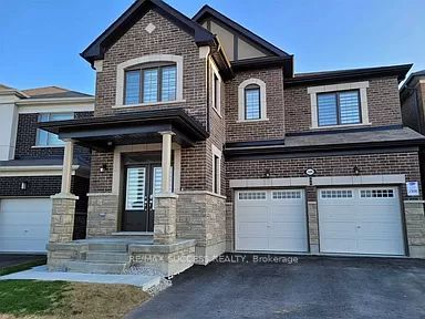 588 Queen Mary Dr Property Photo 1