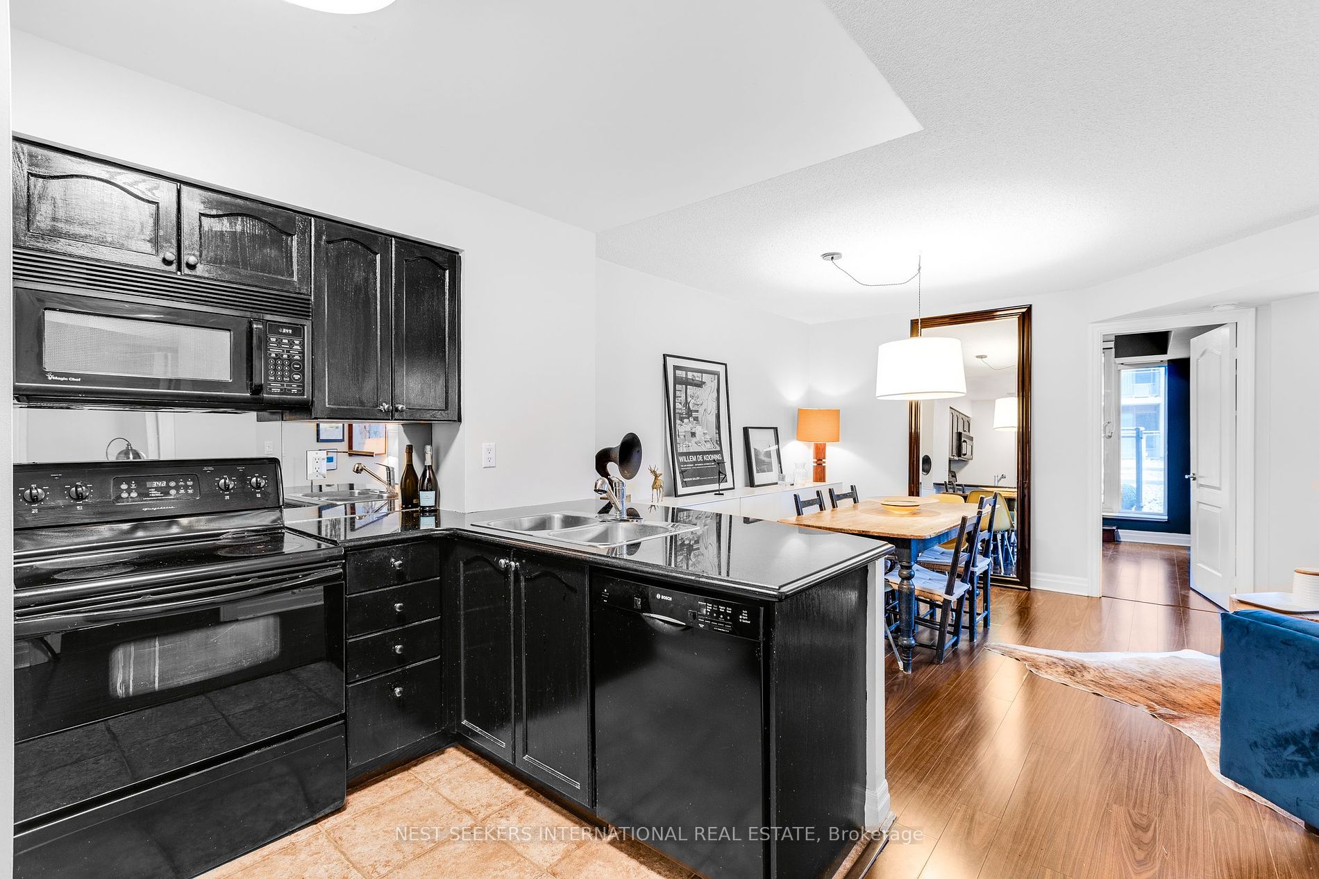 2121 Lake Shore Blvd W 04 Property Photo 6