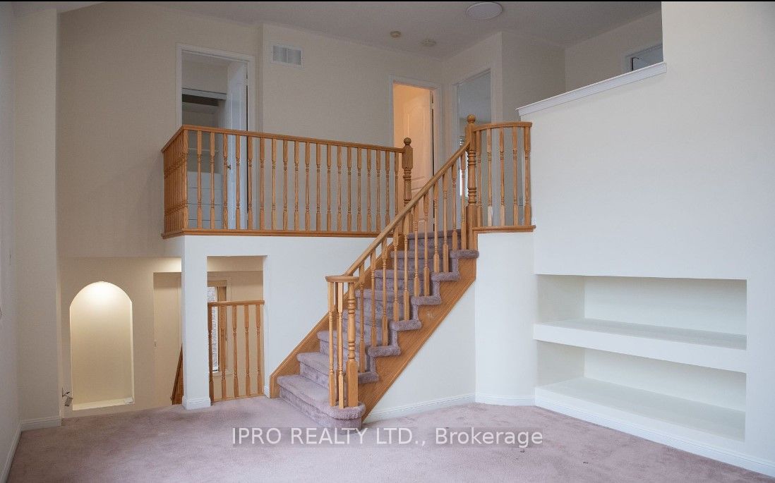 5833 Whitehorn Ave E Property Photo 7