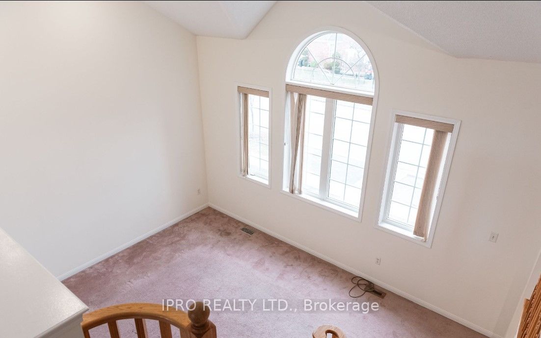 5833 Whitehorn Ave E Property Photo 9