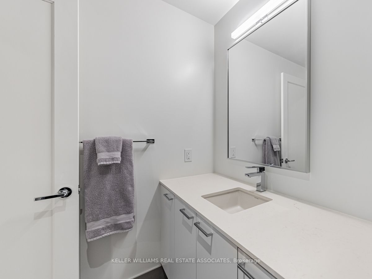 293 The Kingsway 17 Property Photo 12
