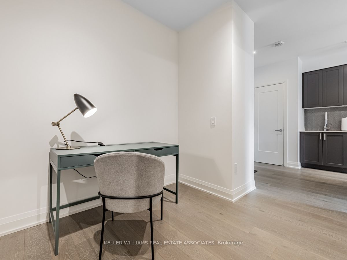 293 The Kingsway 17 Property Photo 15
