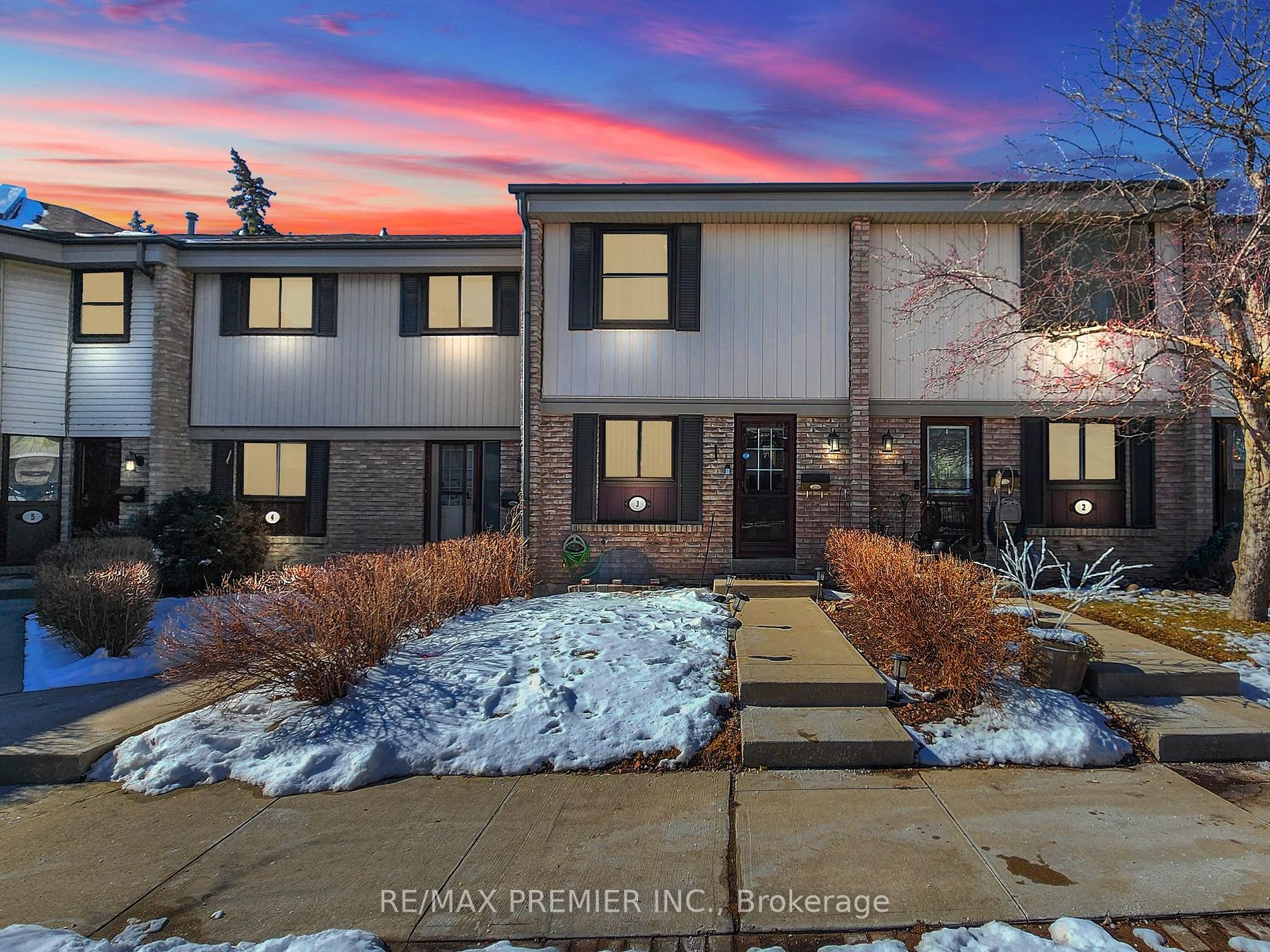 2779 Gananoque Dr 3 Property Photo 1