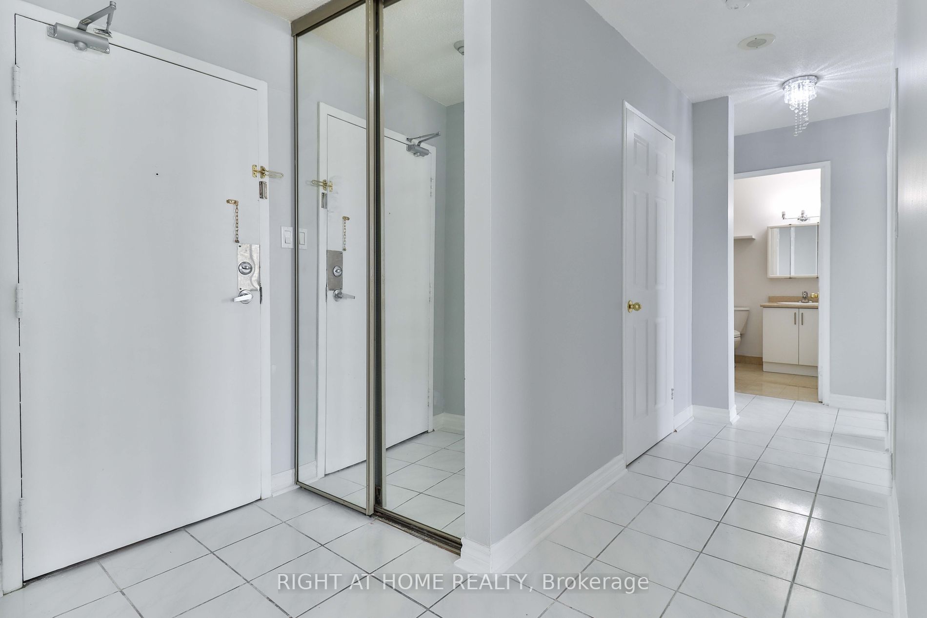 3559 Eglinton Ave W 09 Property Photo 11