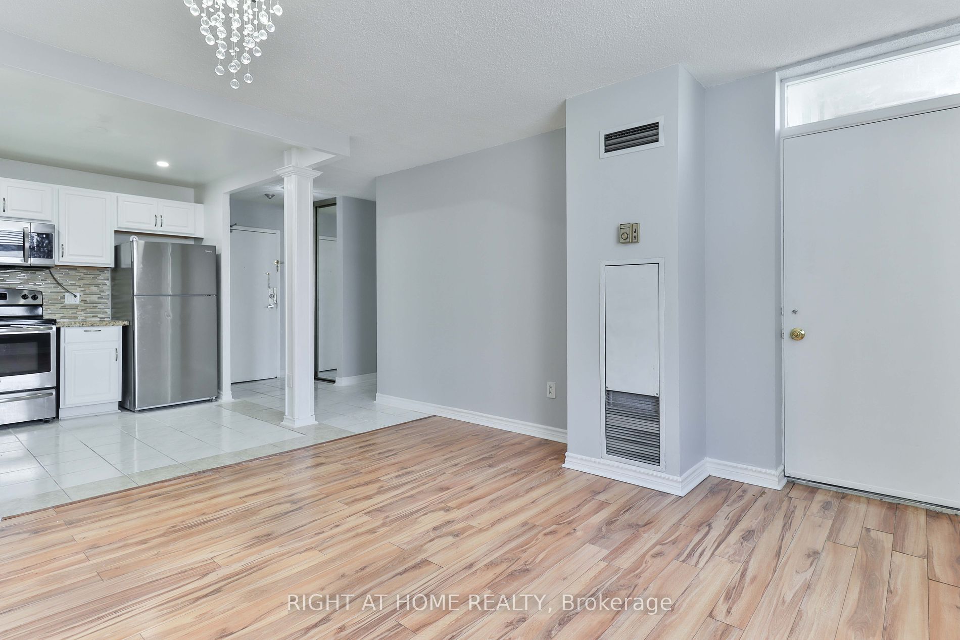 3559 Eglinton Ave W 09 Property Photo 19